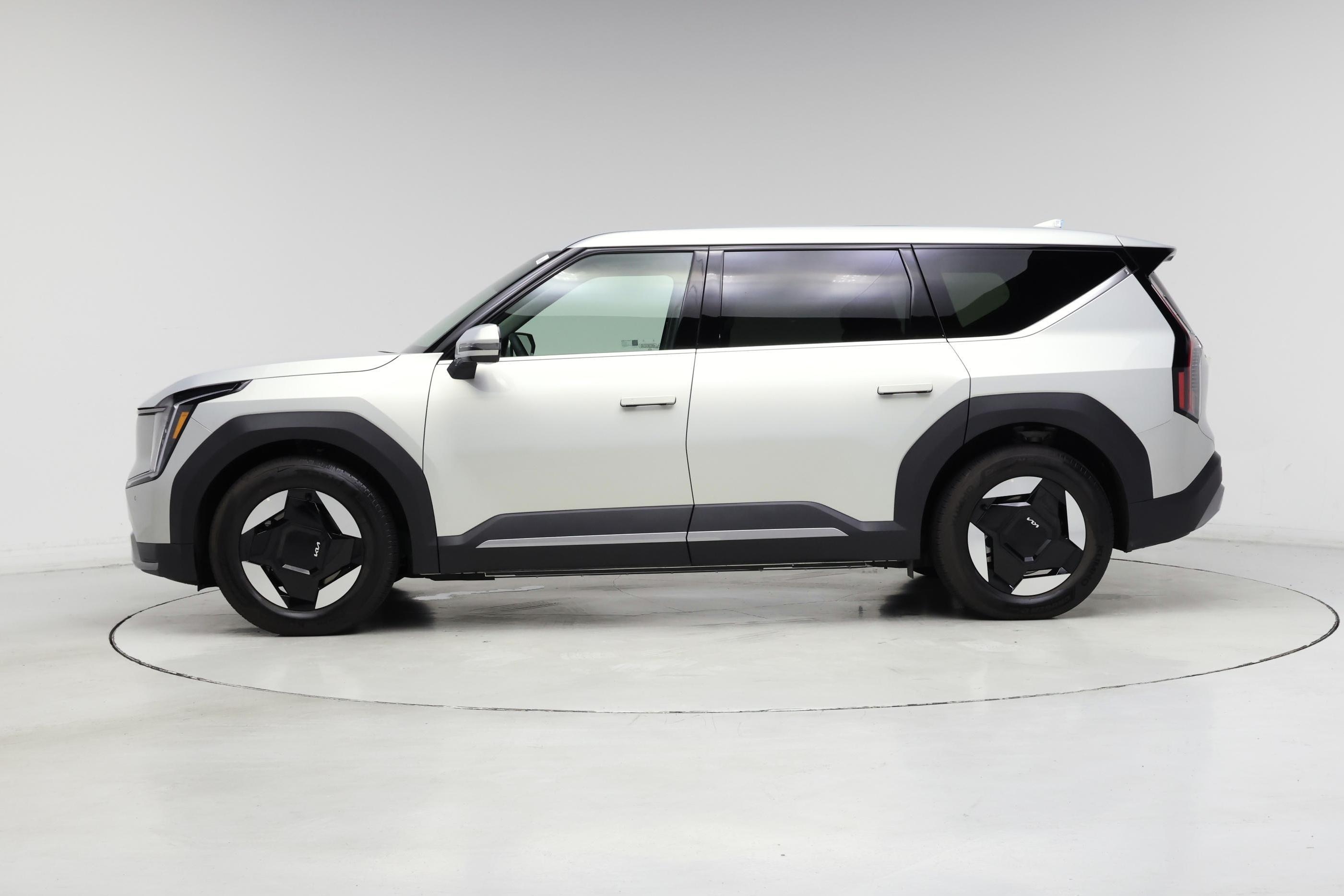 Thumbnail: 2026 Kia EV9 - 3