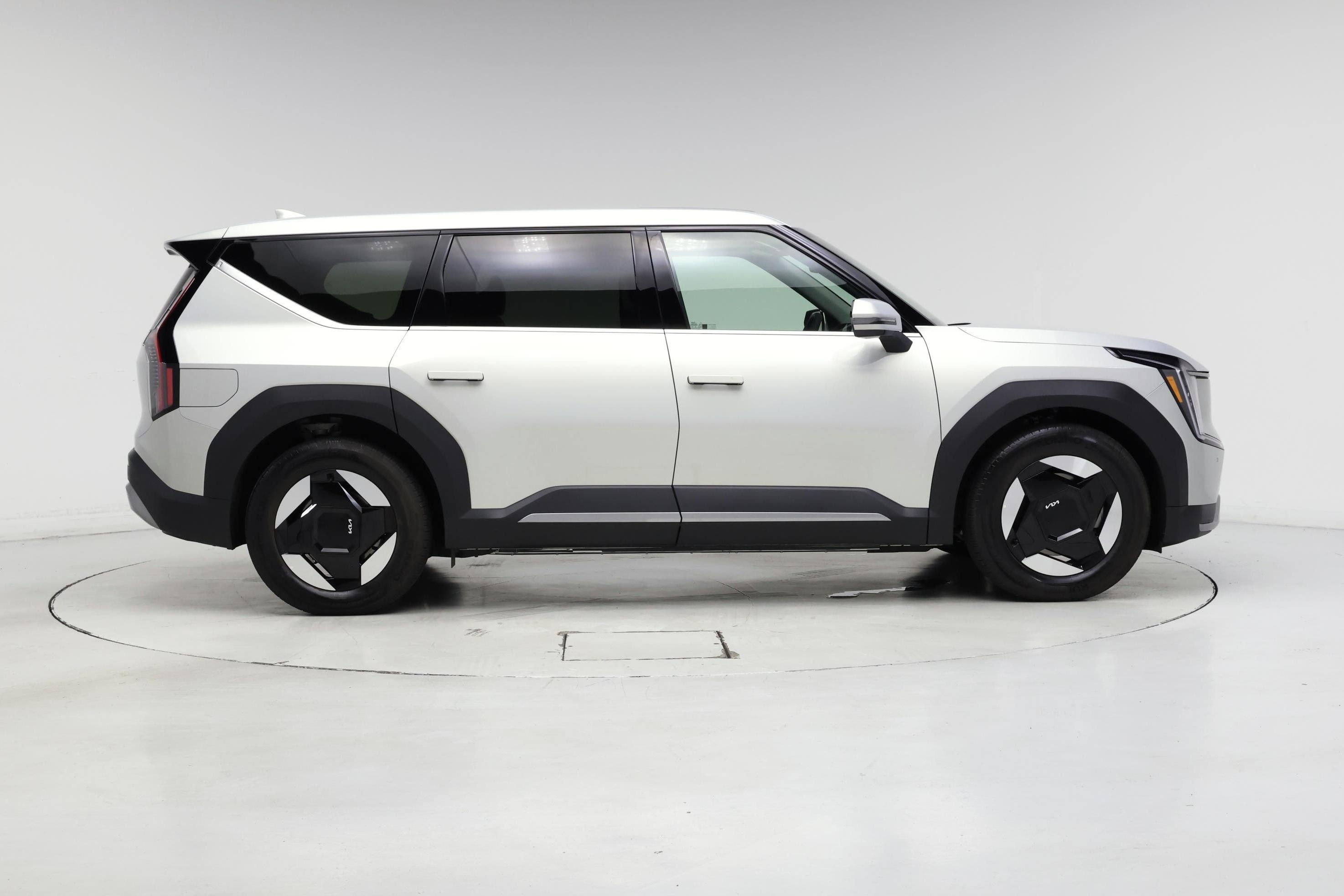 Thumbnail: 2026 Kia EV9 - 7