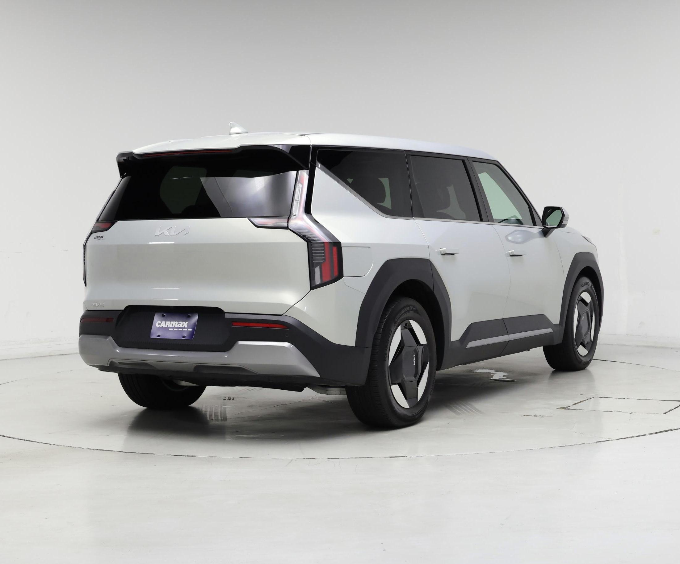 Thumbnail: 2026 Kia EV9 - 8