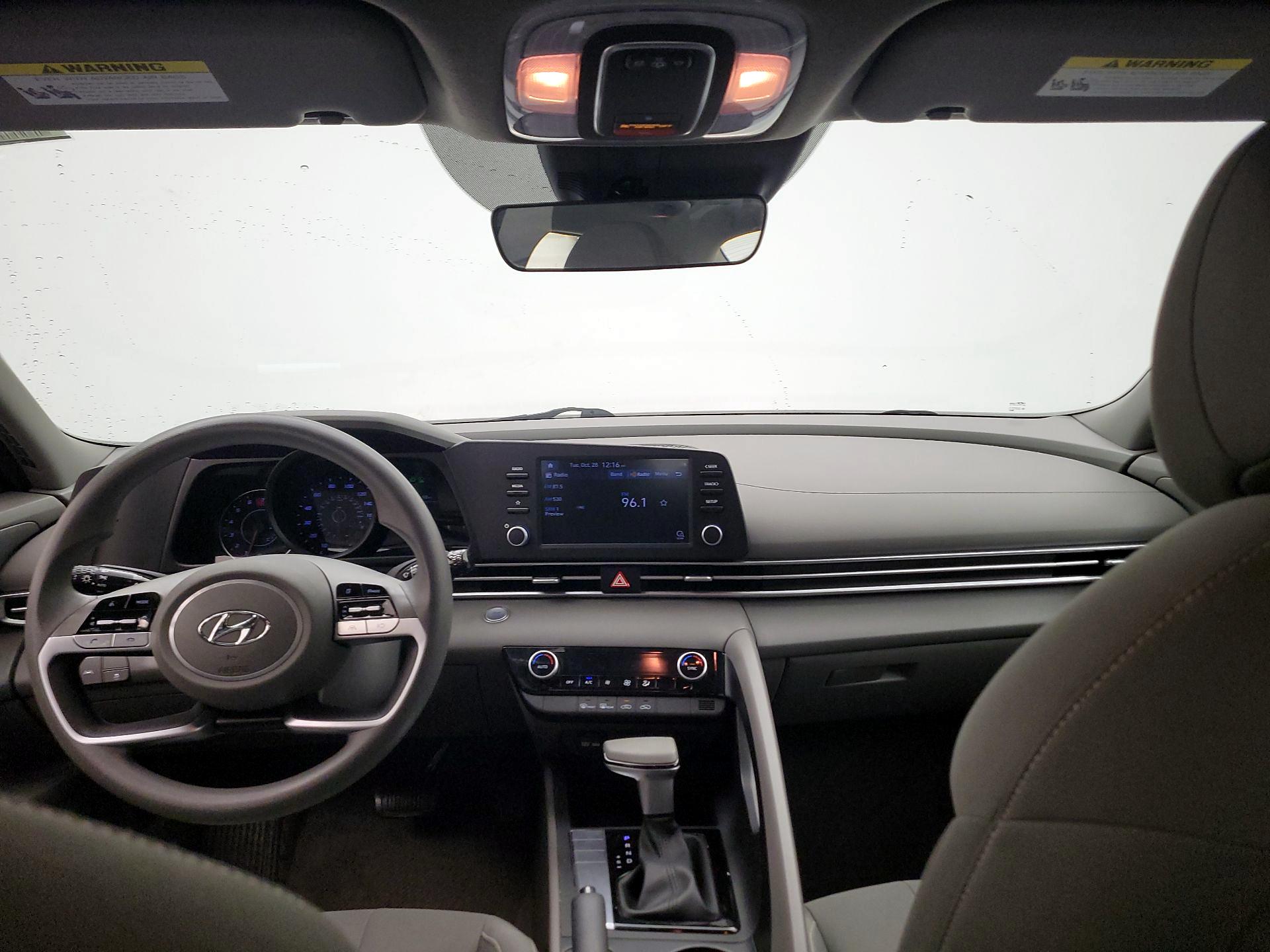 Thumbnail: 2022 Hyundai Elantra - 9