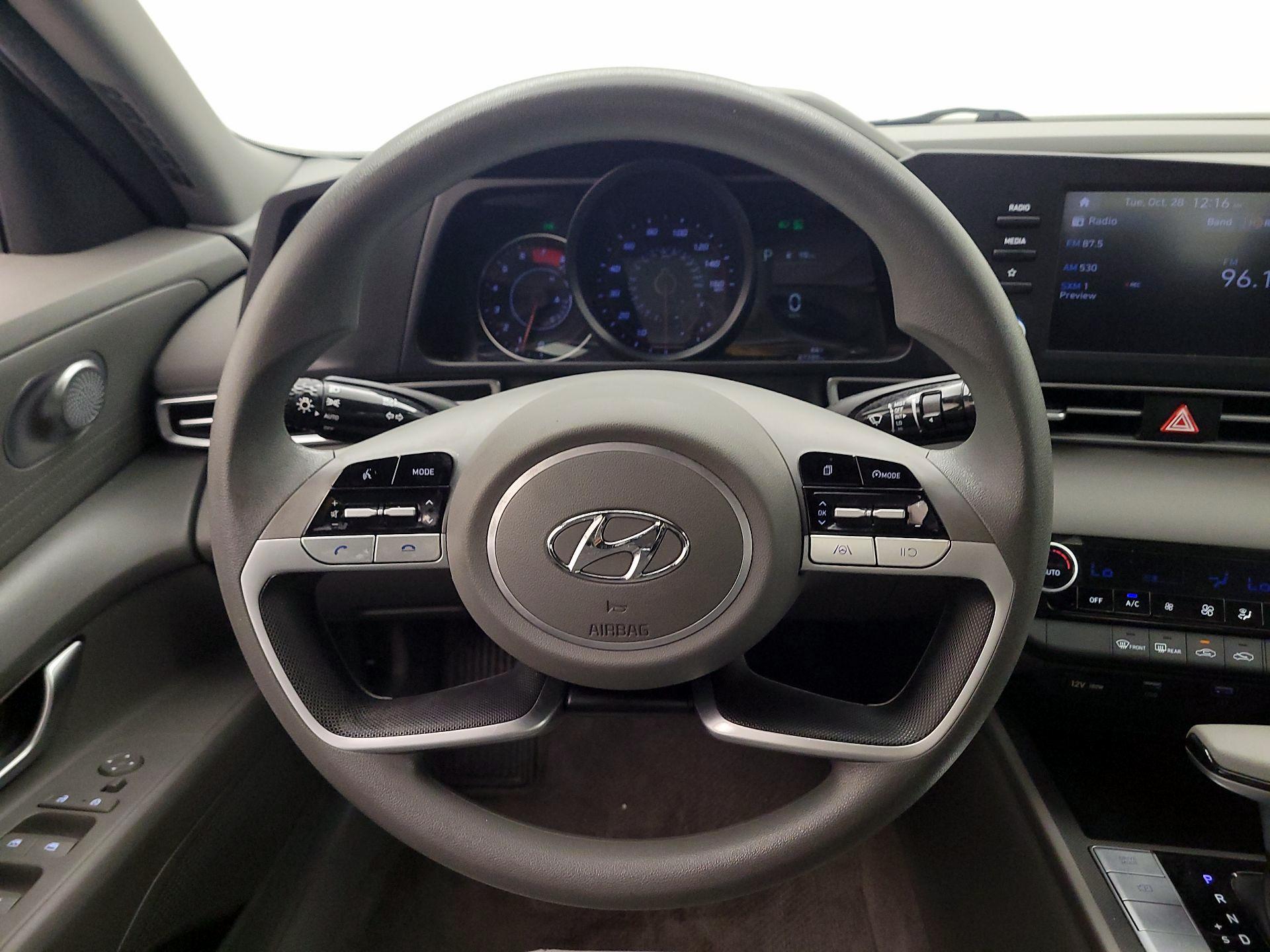 Thumbnail: 2022 Hyundai Elantra - 10