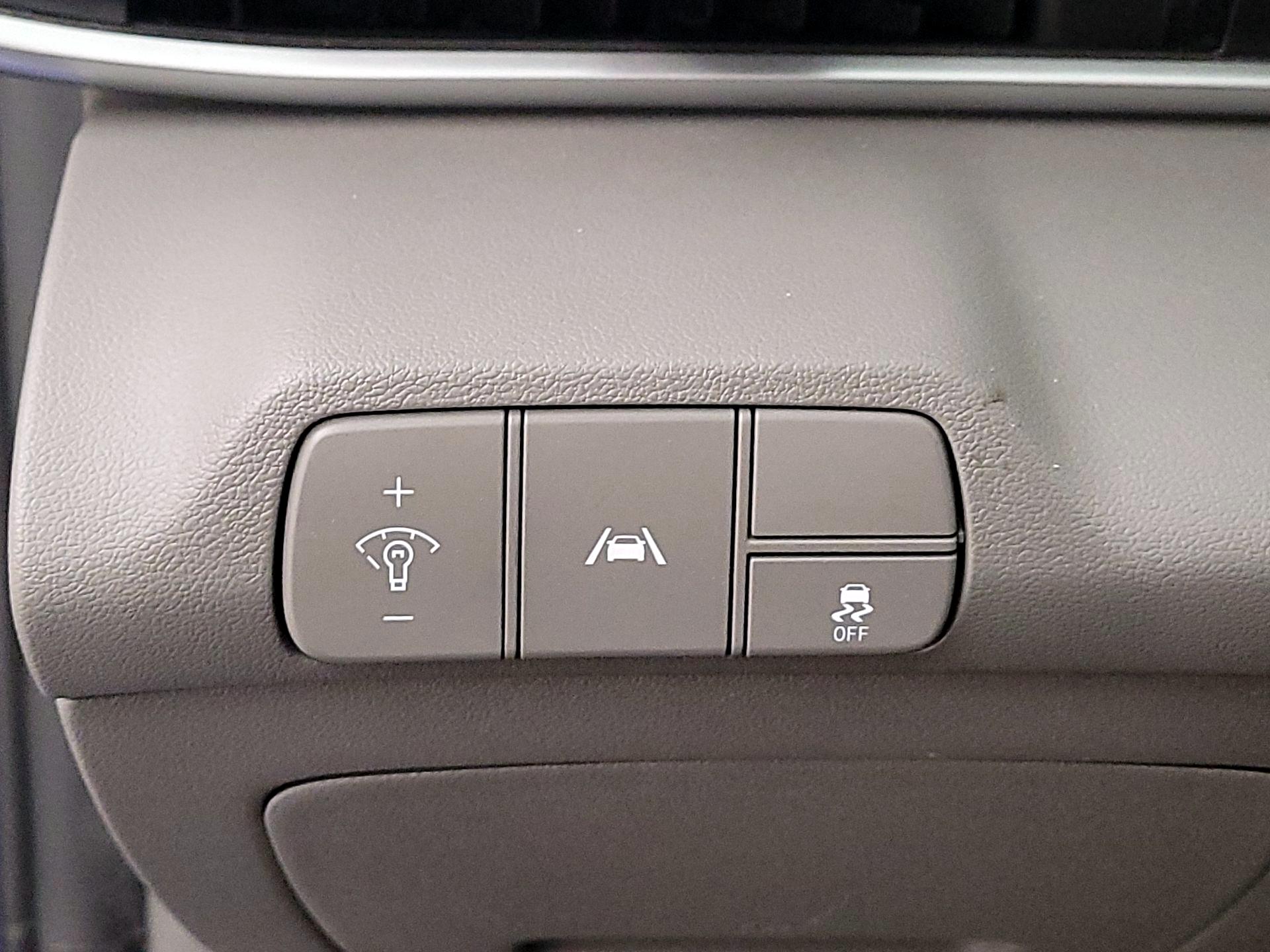 Thumbnail: 2022 Hyundai Elantra - 13