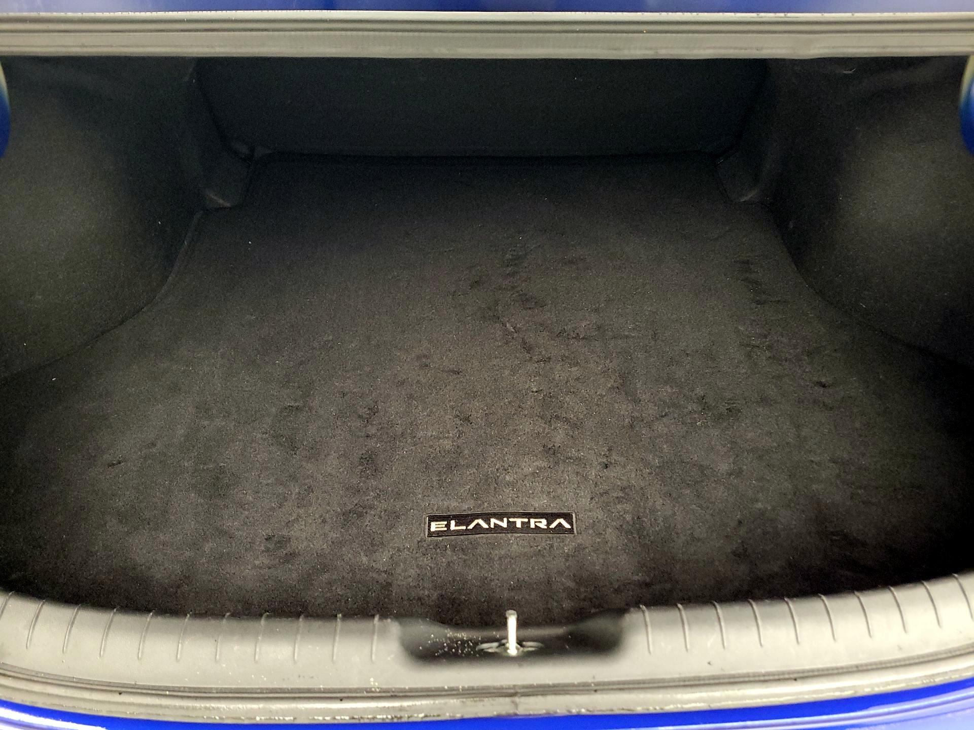 Thumbnail: 2022 Hyundai Elantra - 20