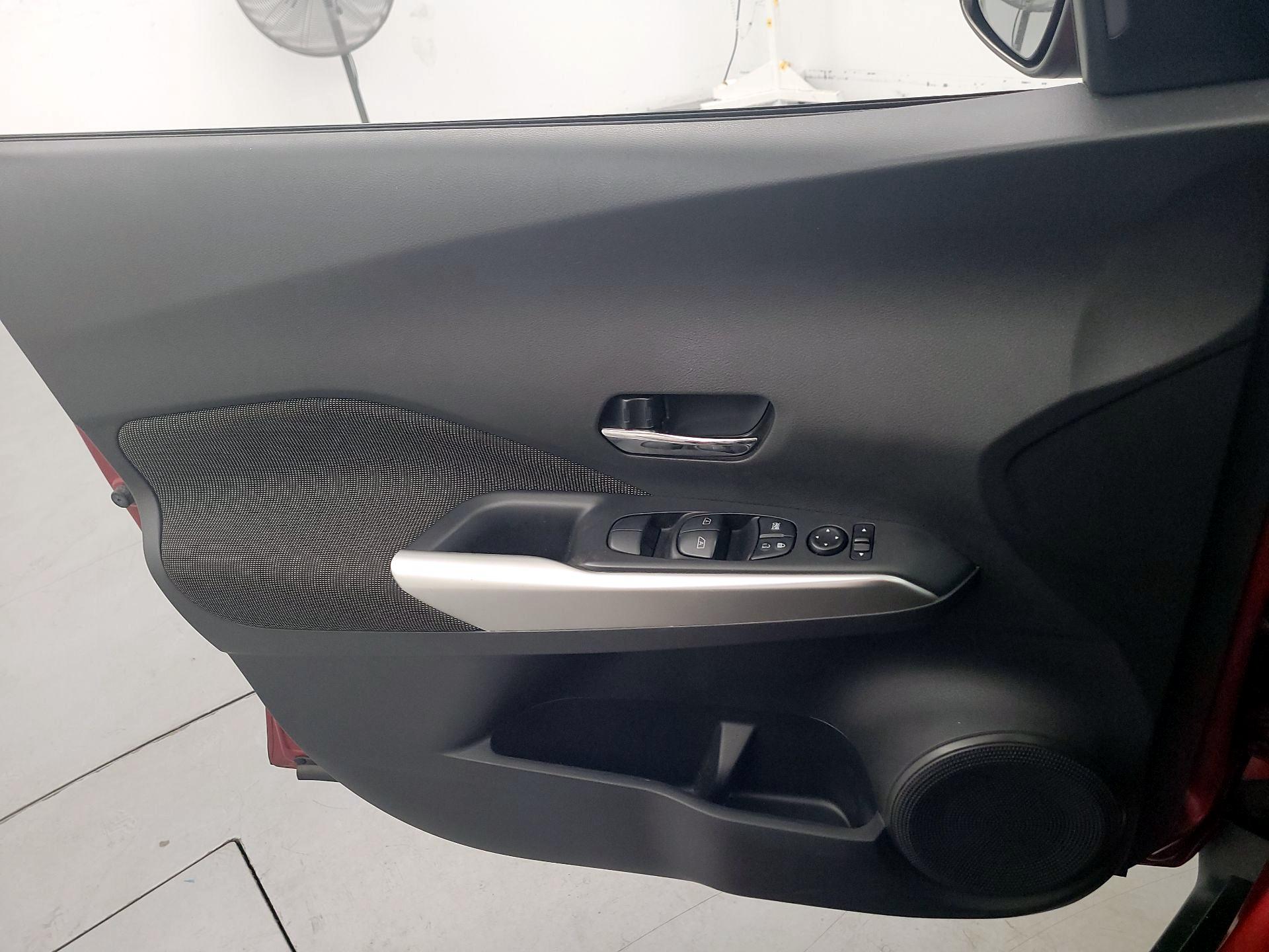 Thumbnail: 2020 Nissan Kicks - 12