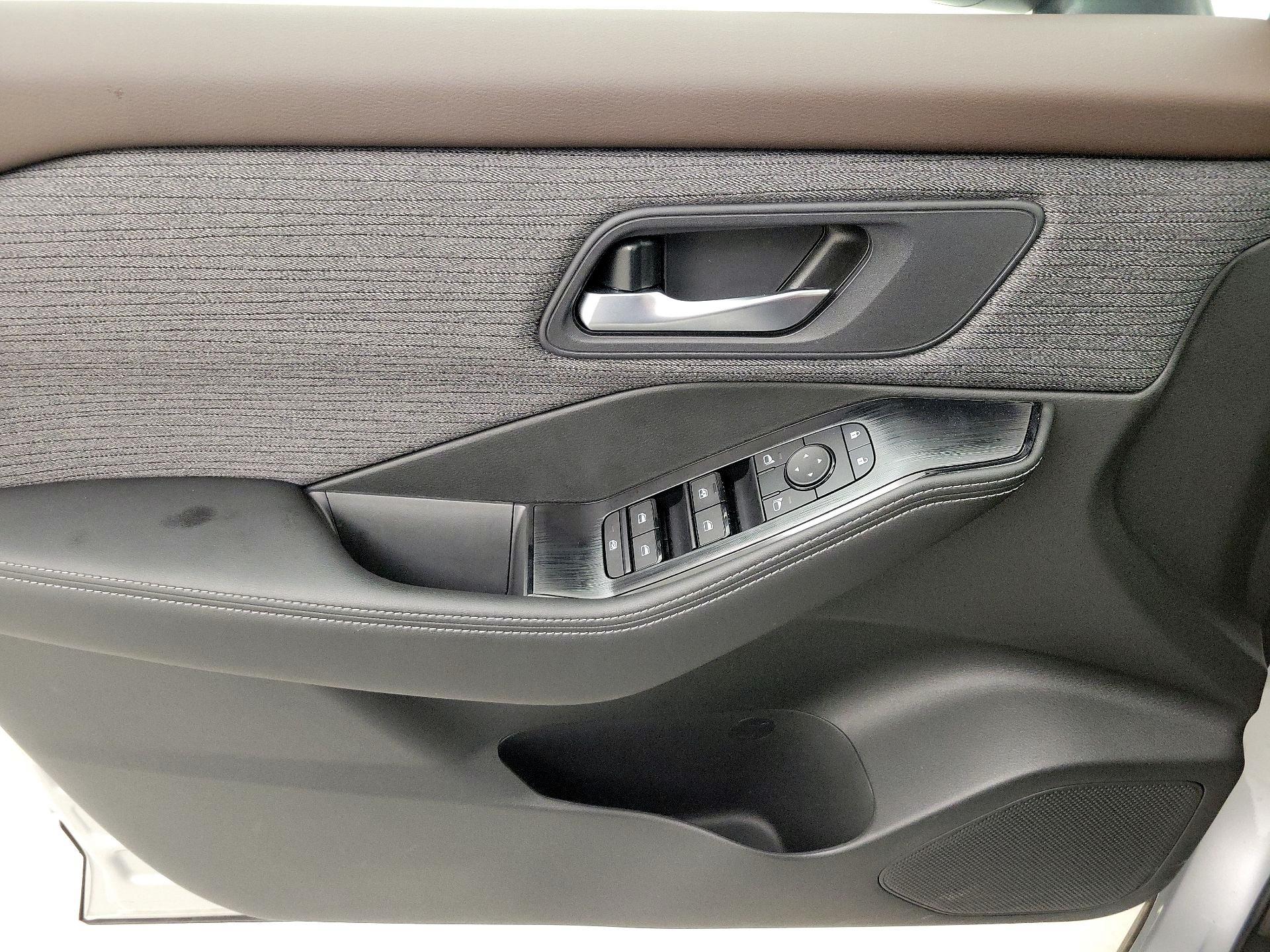 Thumbnail: 2023 Nissan Rogue - 12