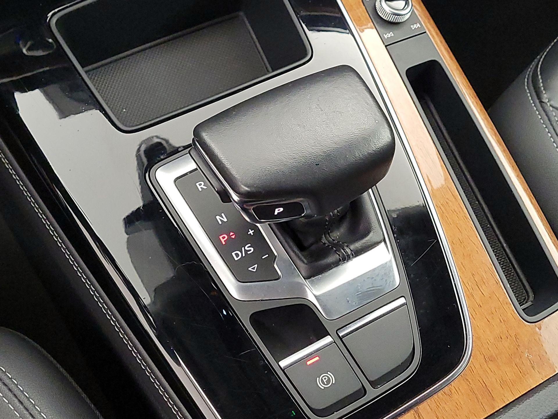 Thumbnail: 2023 Audi Q5 - 17