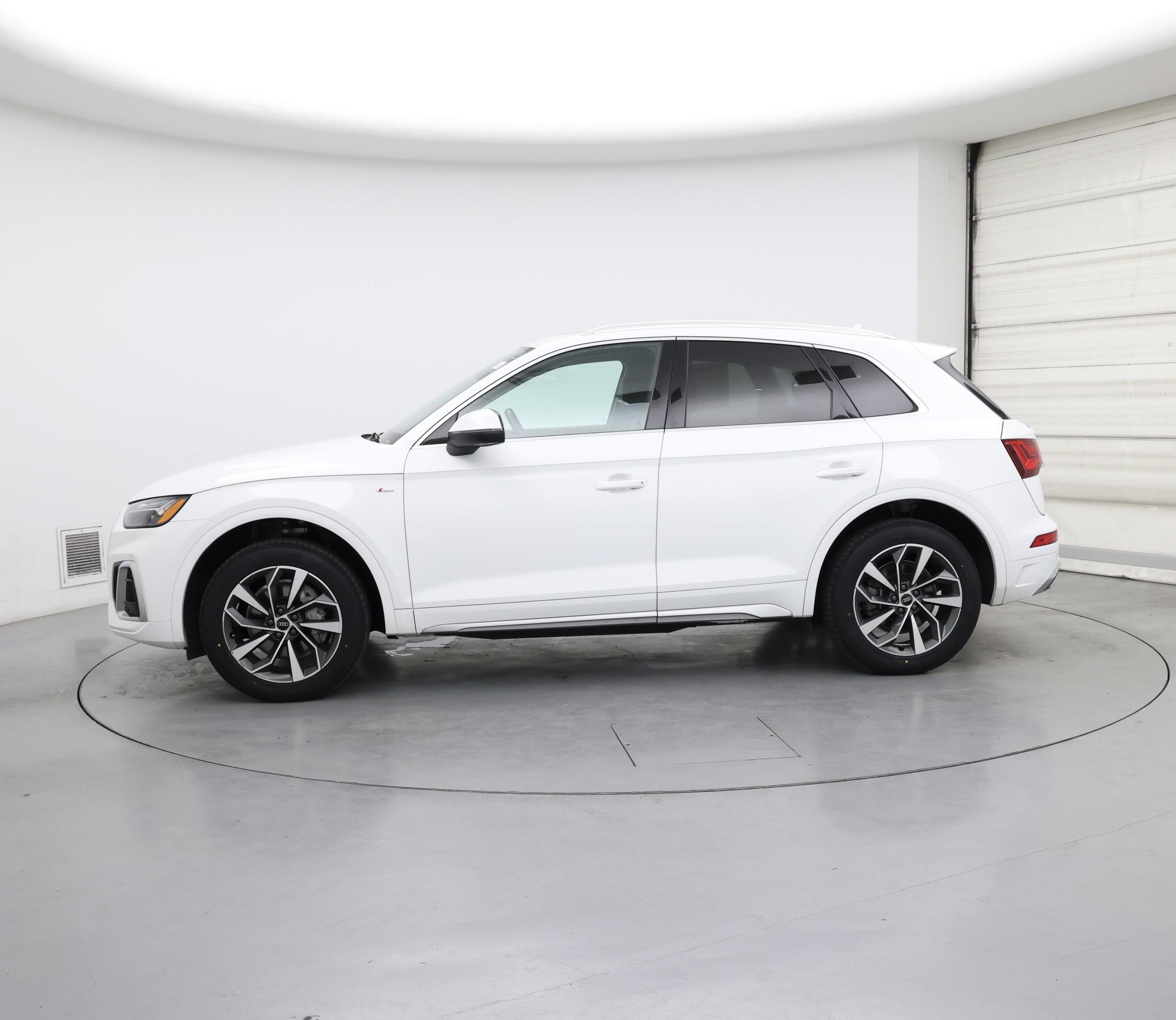 Thumbnail: 2023 Audi Q5 - 3