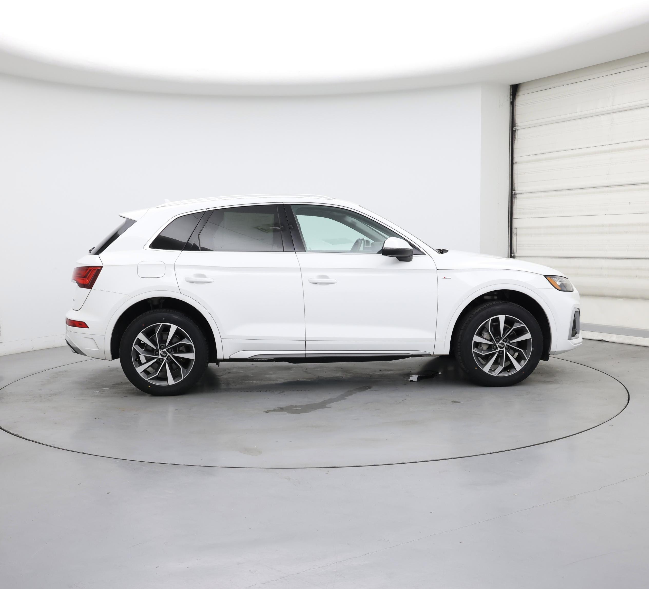 Thumbnail: 2023 Audi Q5 - 7