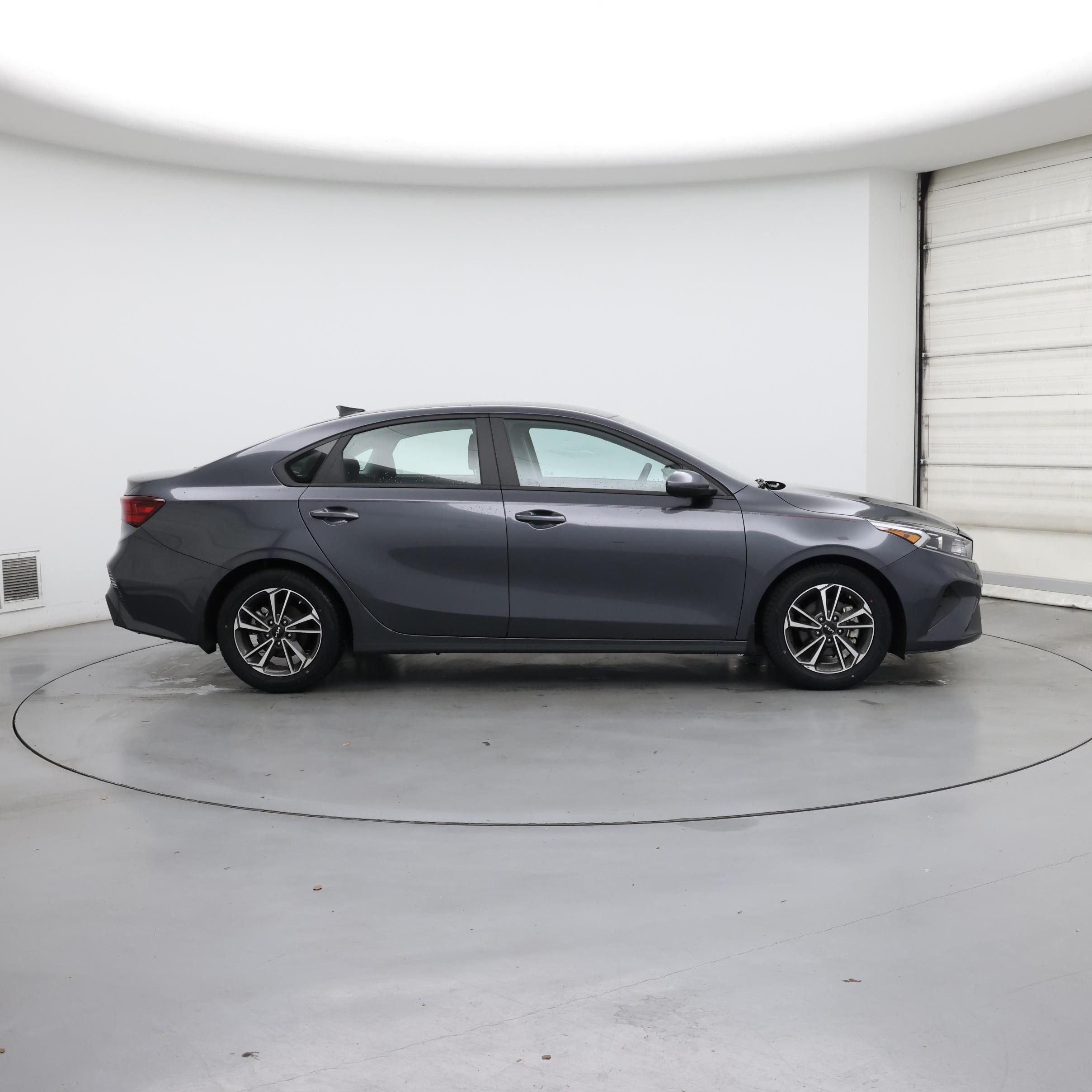 Thumbnail: 2023 Kia Forte - 7