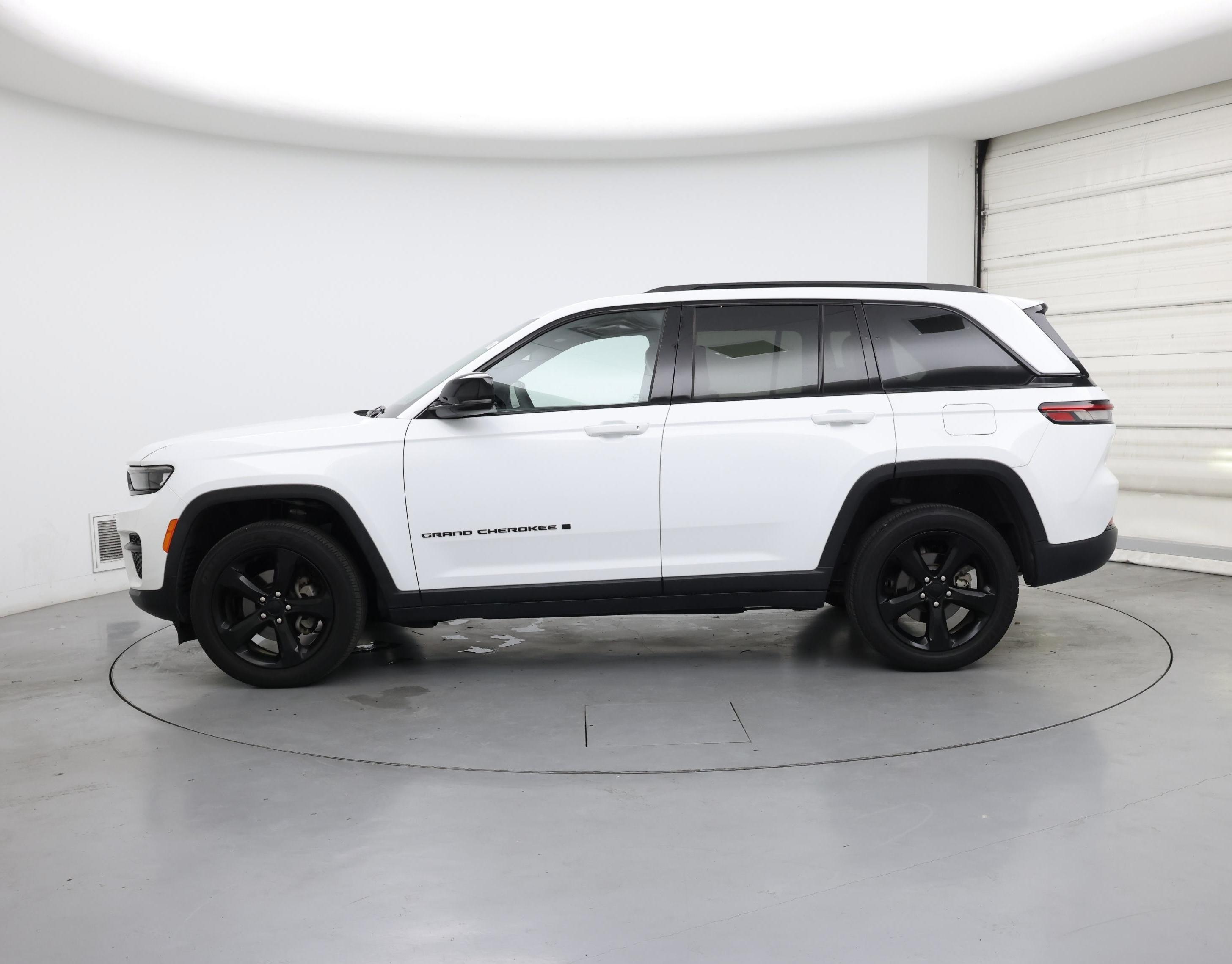 Thumbnail: 2023 Jeep Grand Cherokee - 3