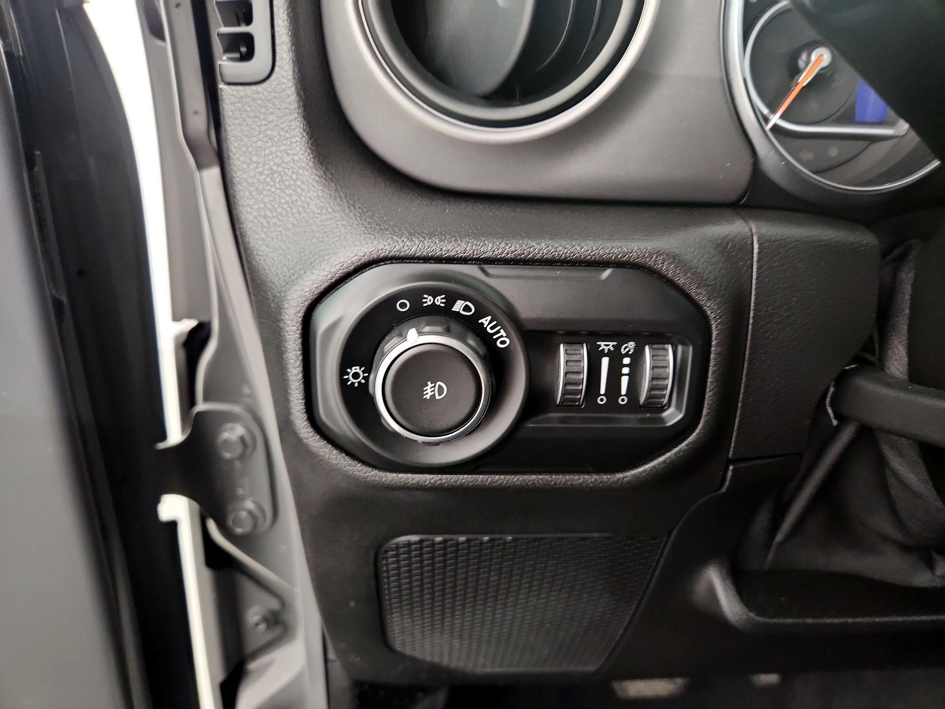 Thumbnail: 2021 Jeep Wrangler - 13
