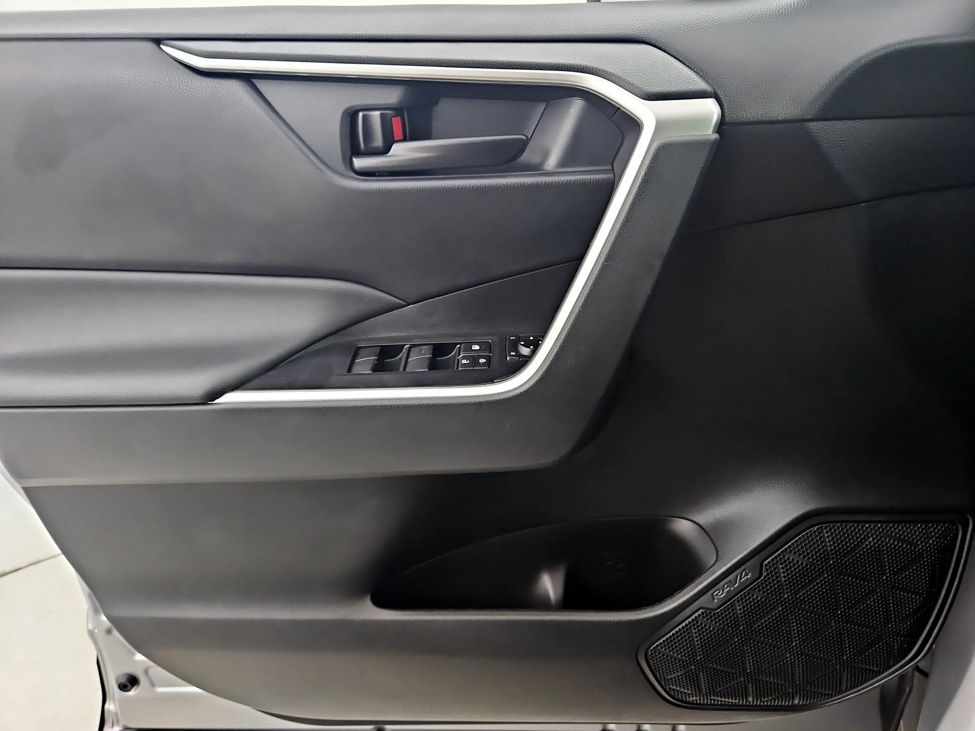 Thumbnail: 2024 Toyota RAV4 - 12