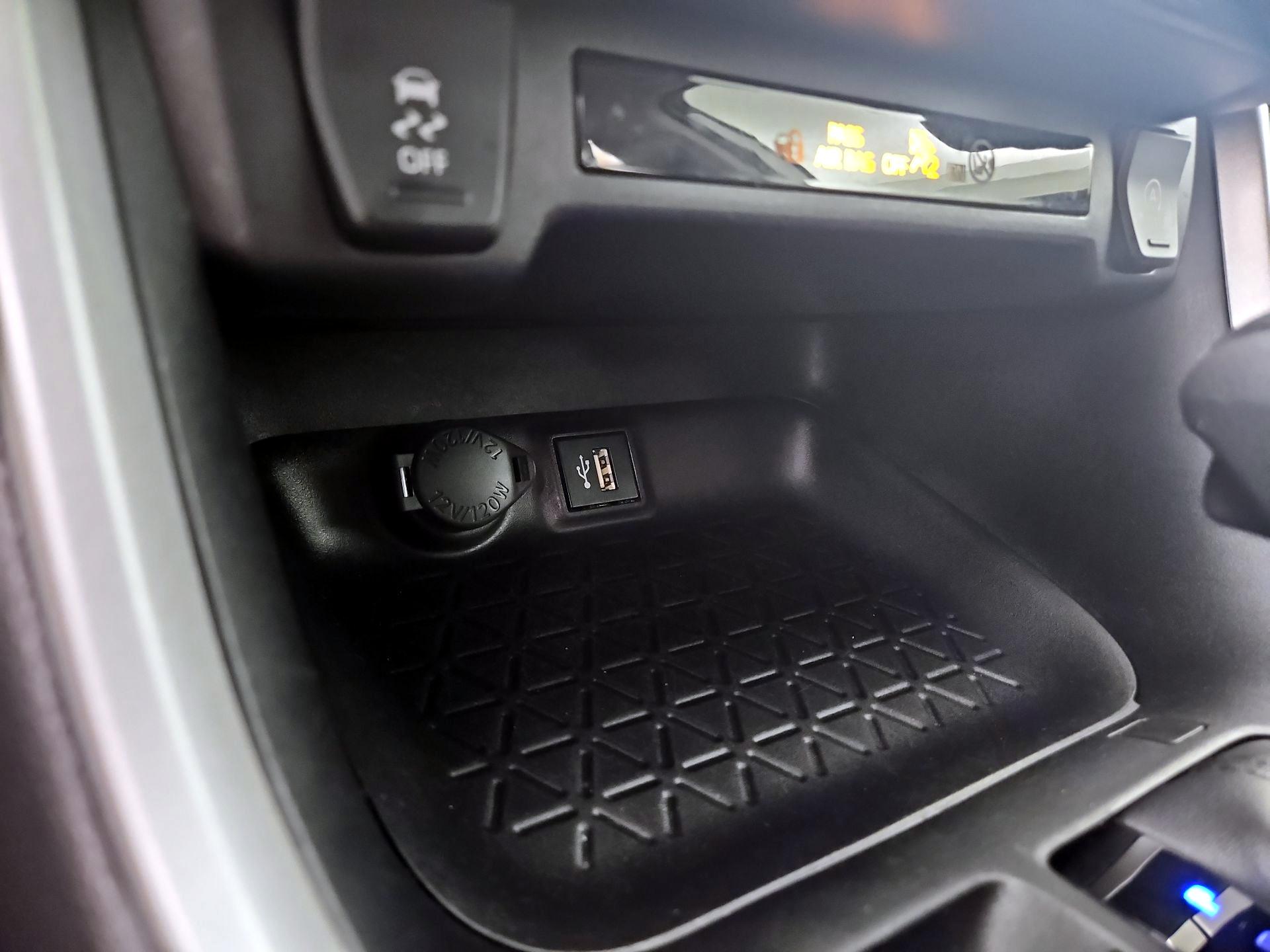 Thumbnail: 2024 Toyota RAV4 - 19