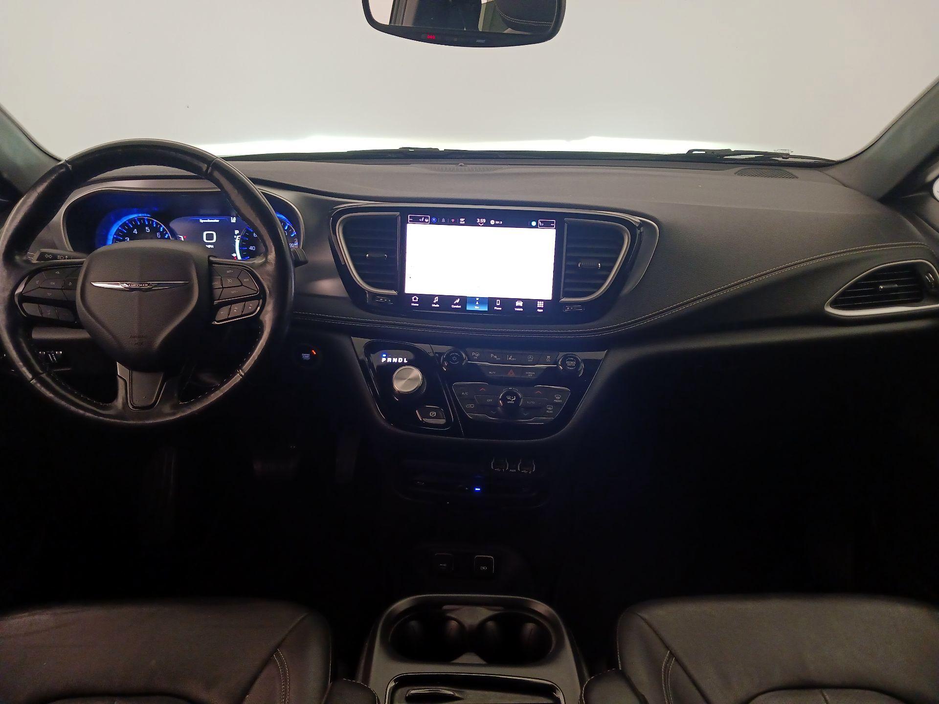 Thumbnail: 2021 Chrysler Pacifica - 9