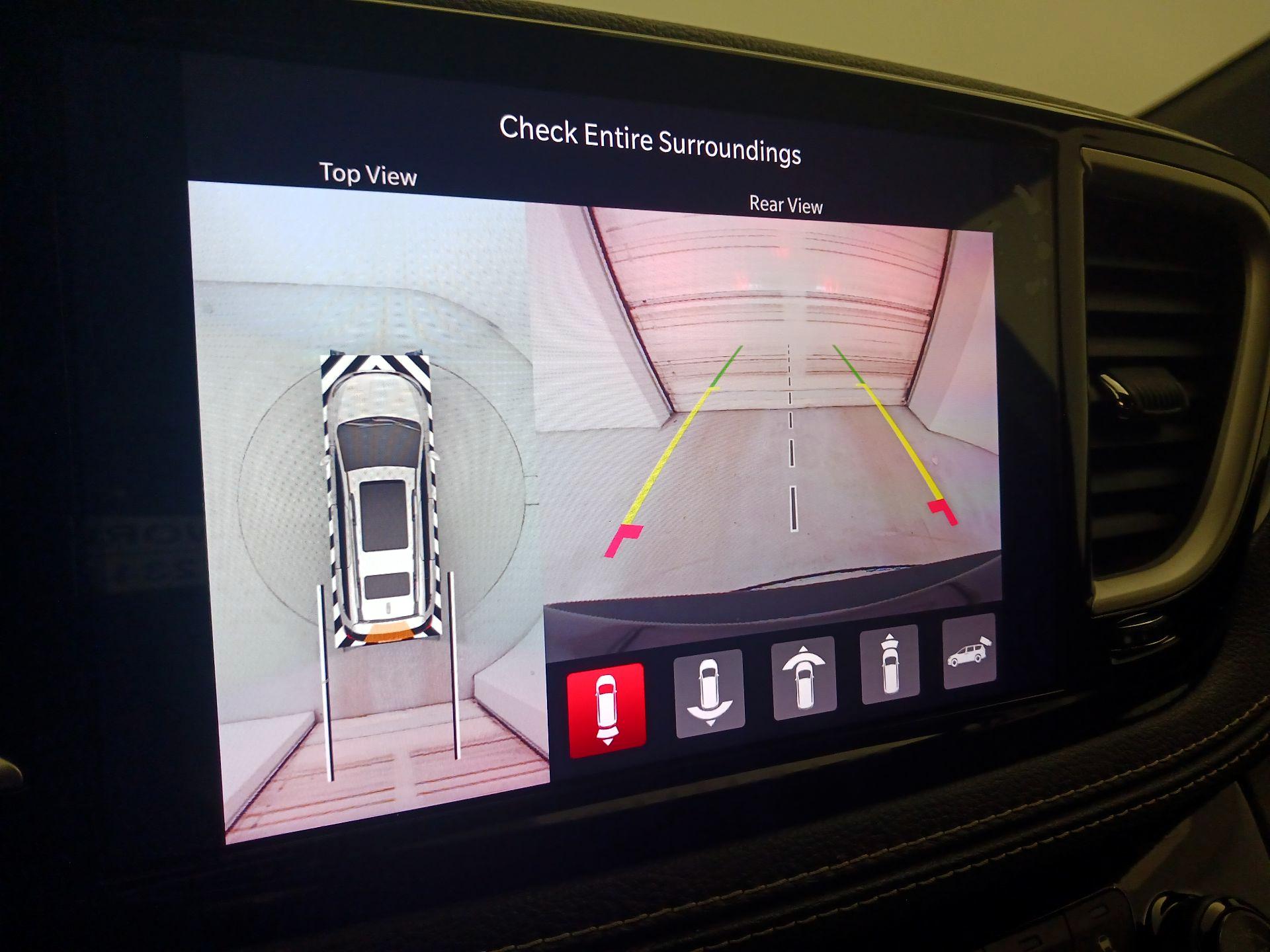 Thumbnail: 2021 Chrysler Pacifica - 15