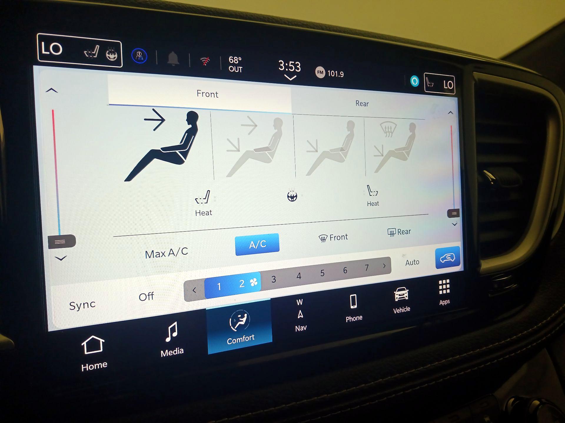 Thumbnail: 2021 Chrysler Pacifica - 17