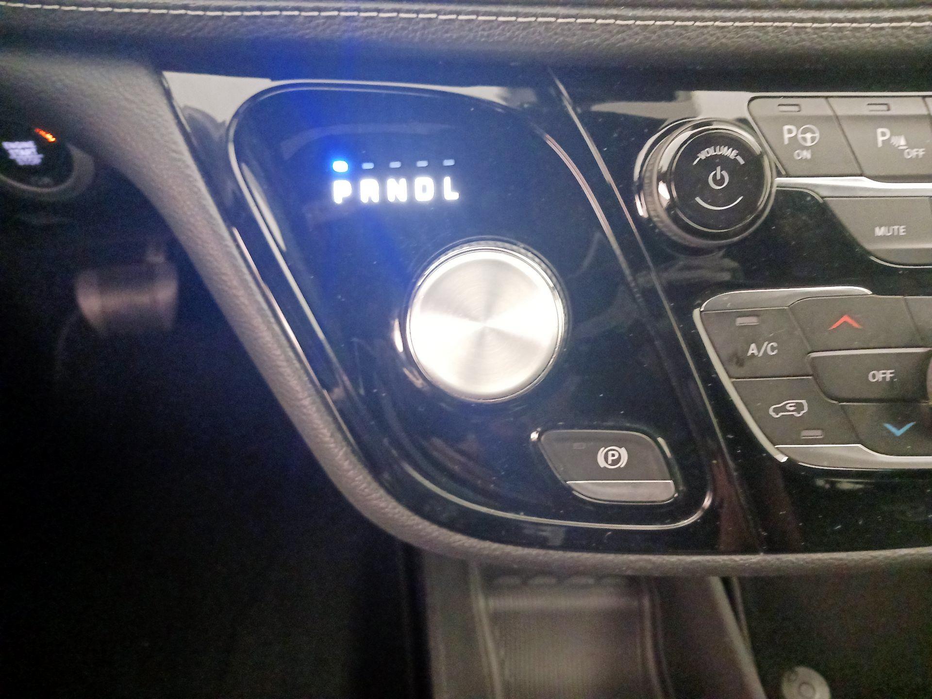 Thumbnail: 2021 Chrysler Pacifica - 18