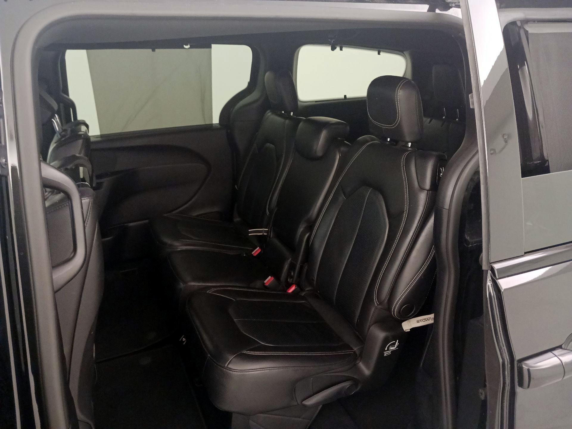 Thumbnail: 2021 Chrysler Pacifica - 20