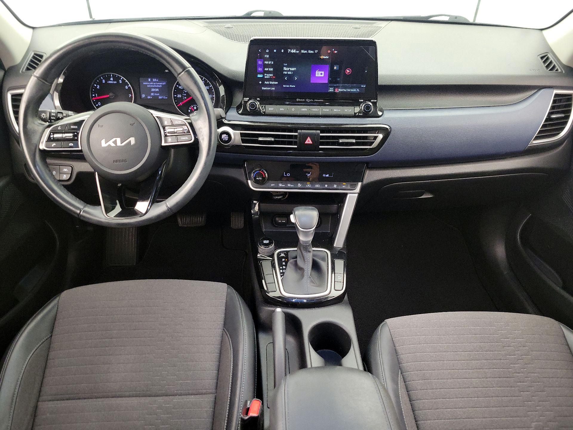 Thumbnail: 2023 Kia Seltos - 9