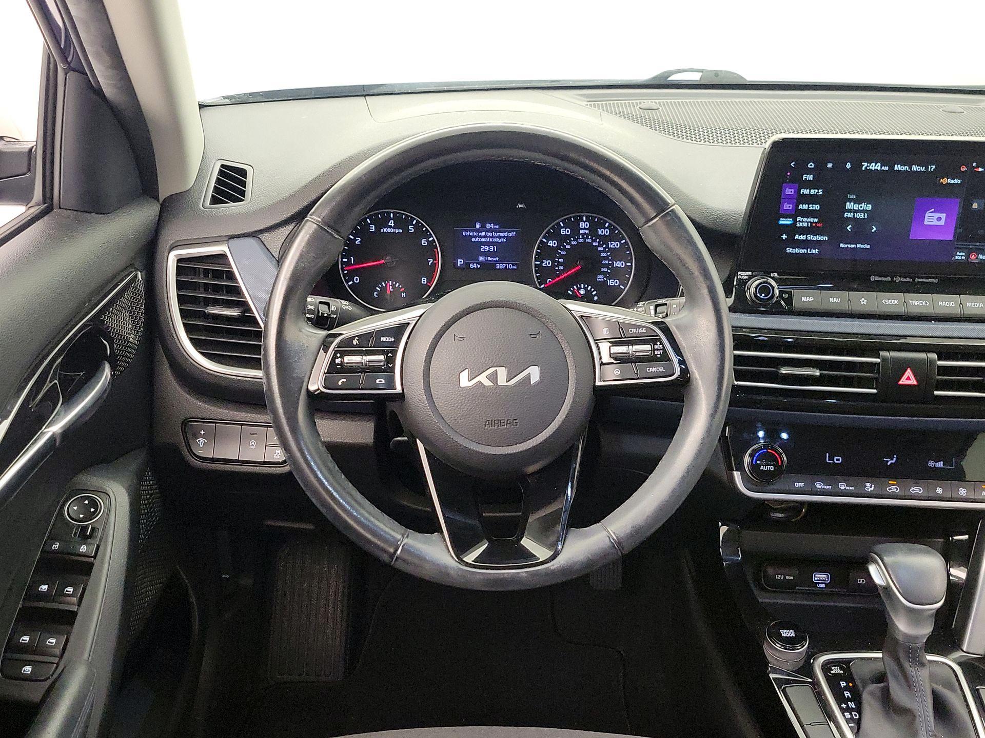 Thumbnail: 2023 Kia Seltos - 10