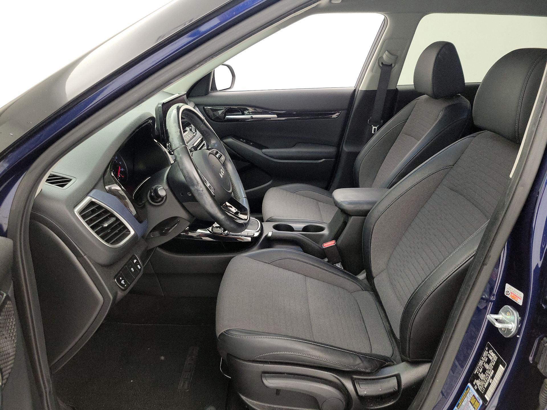 Thumbnail: 2023 Kia Seltos - 11