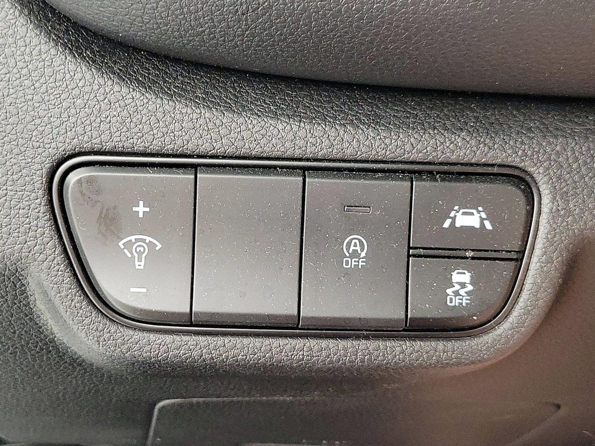 Thumbnail: 2023 Kia Seltos - 13