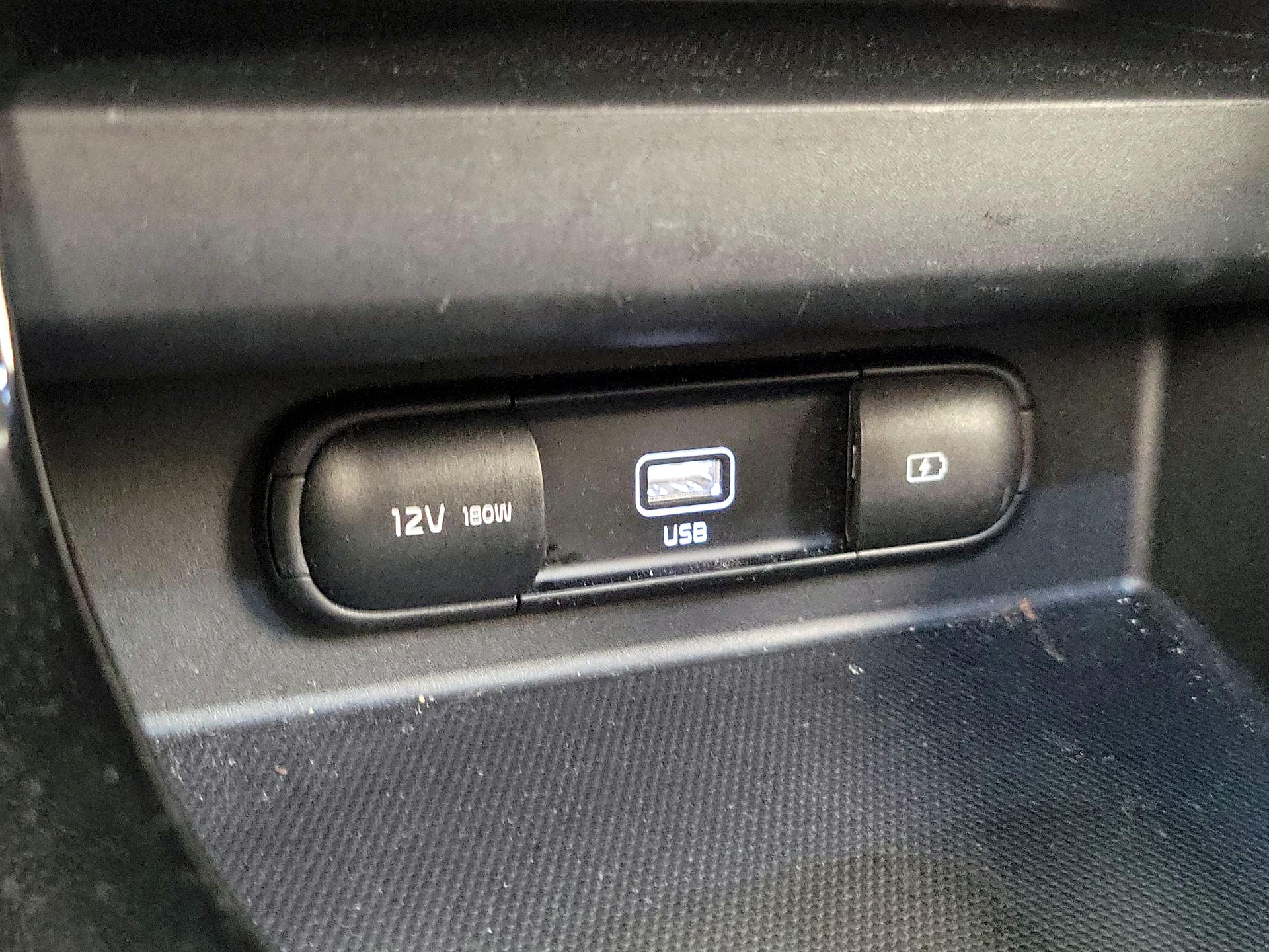 Thumbnail: 2023 Kia Seltos - 18