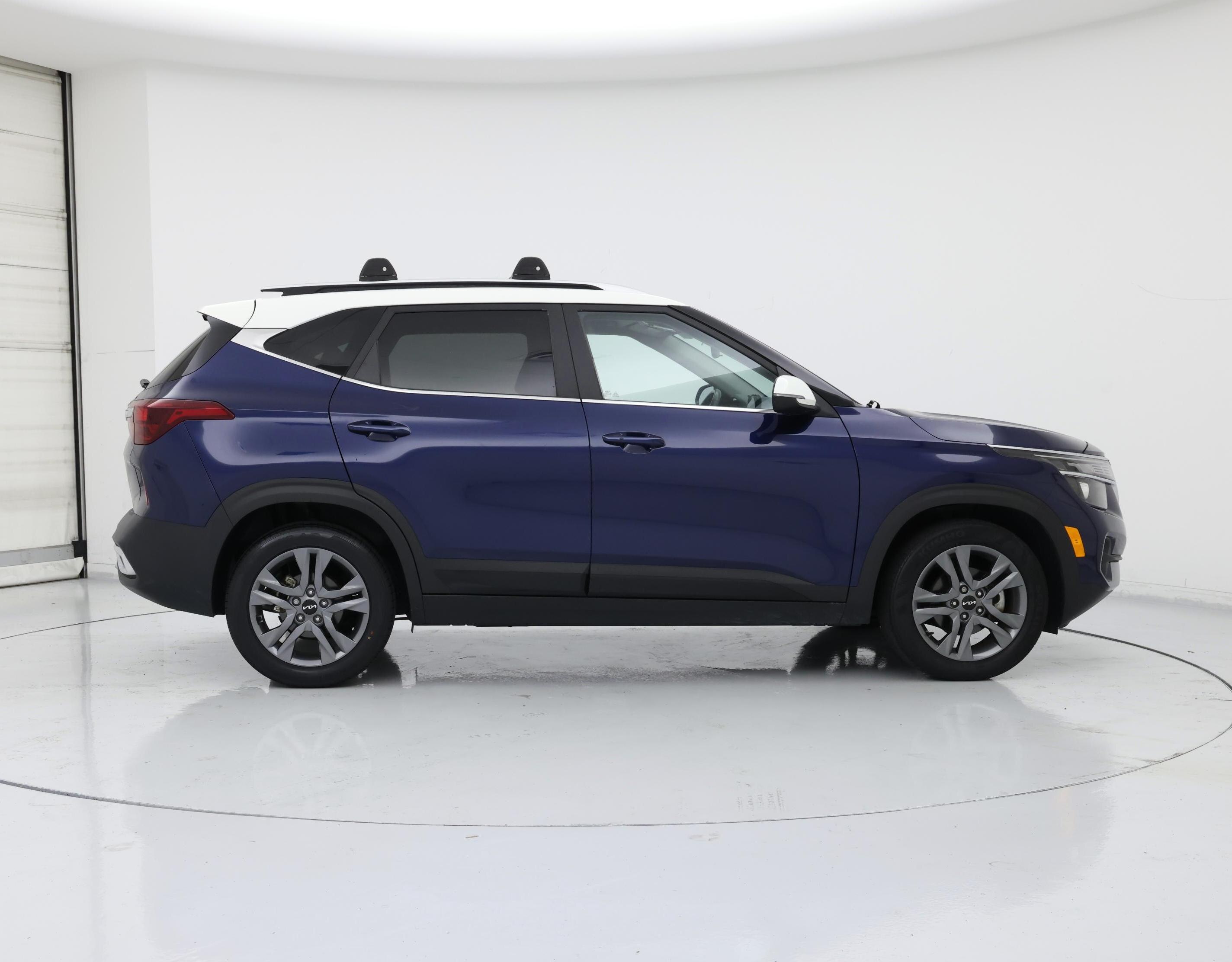 Thumbnail: 2023 Kia Seltos - 7