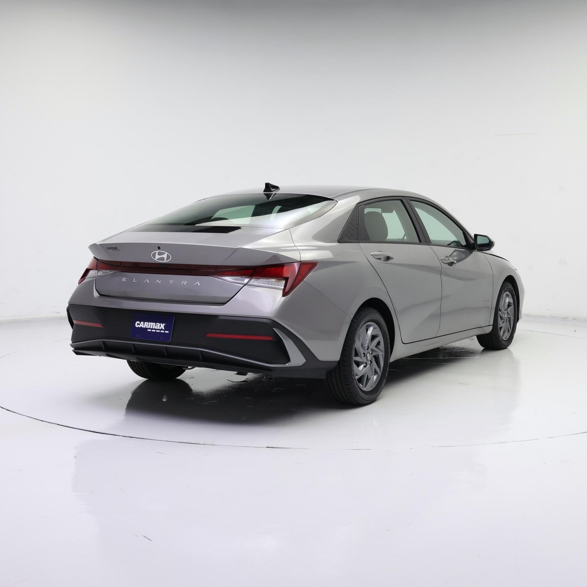 Thumbnail: 2024 Hyundai Elantra - 8