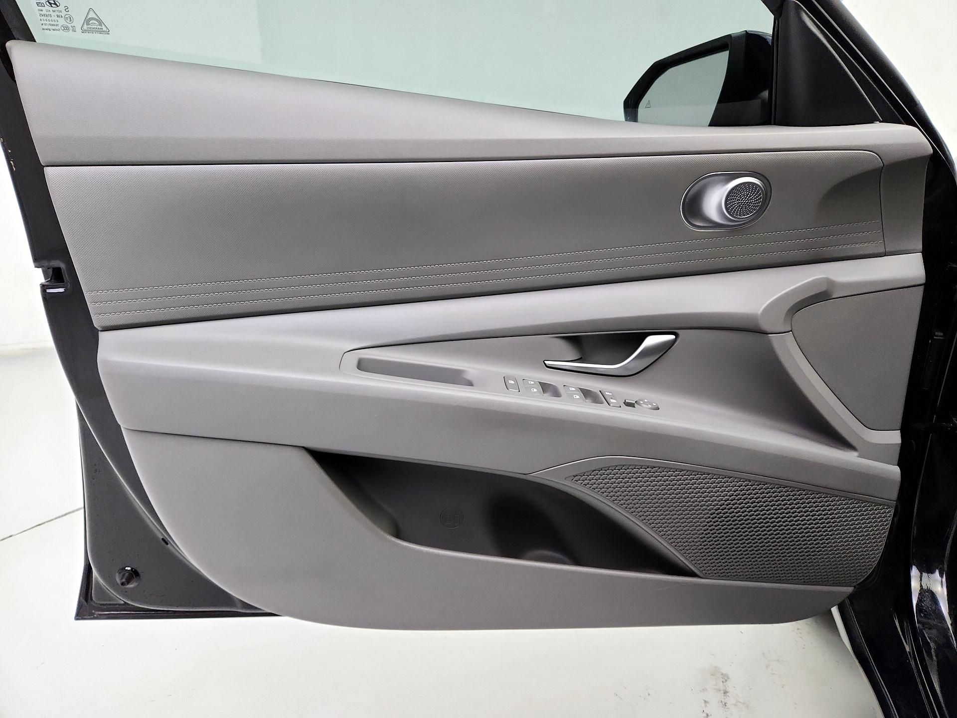 Thumbnail: 2023 Hyundai Elantra - 12