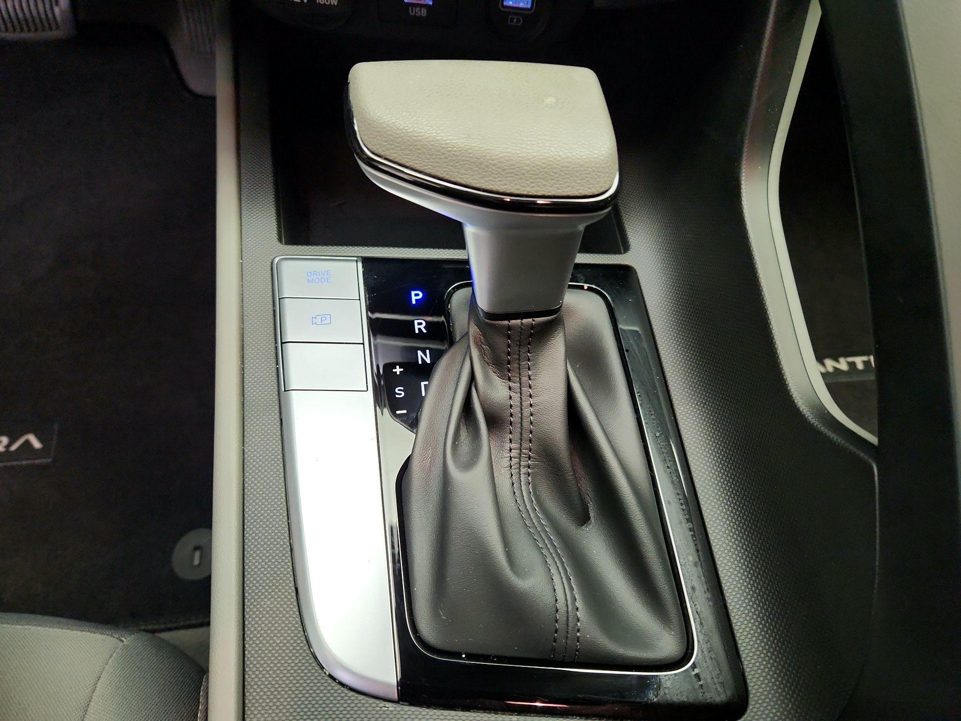 Thumbnail: 2023 Hyundai Elantra - 17
