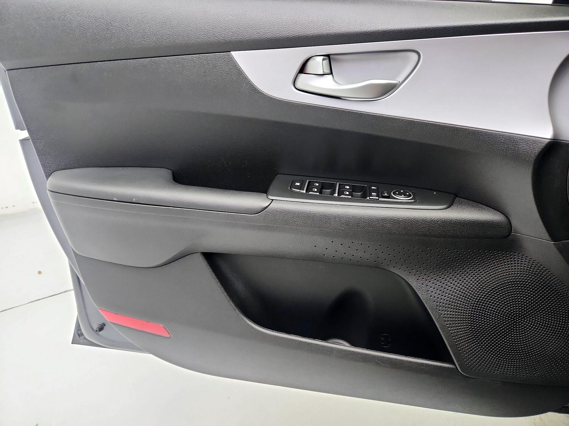 Thumbnail: 2024 Kia Forte - 12