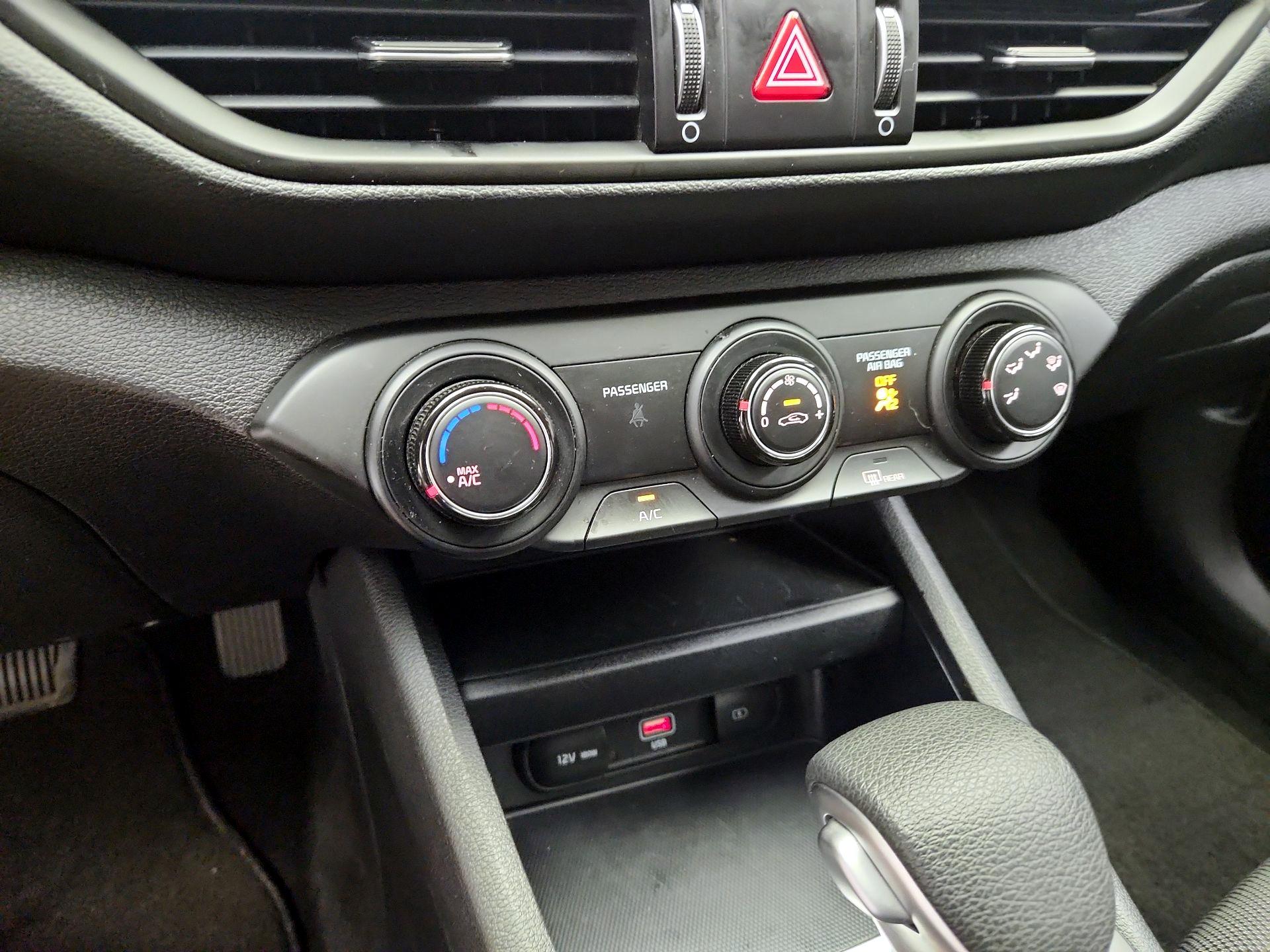 Thumbnail: 2024 Kia Forte - 16