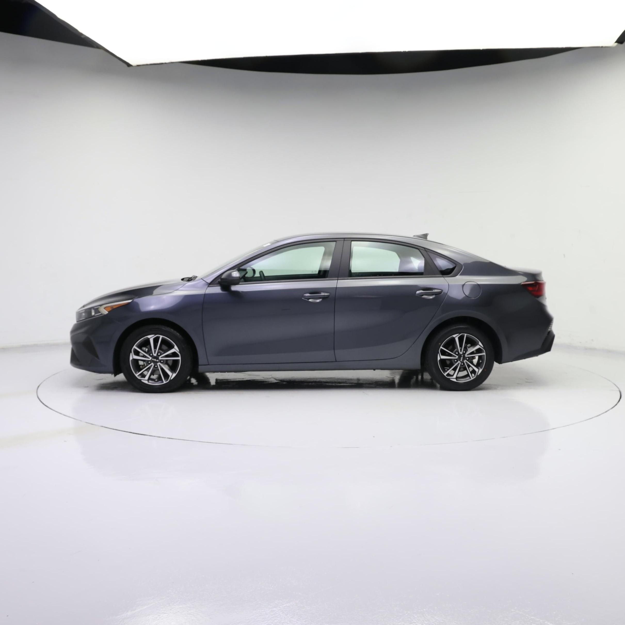 Thumbnail: 2024 Kia Forte - 3