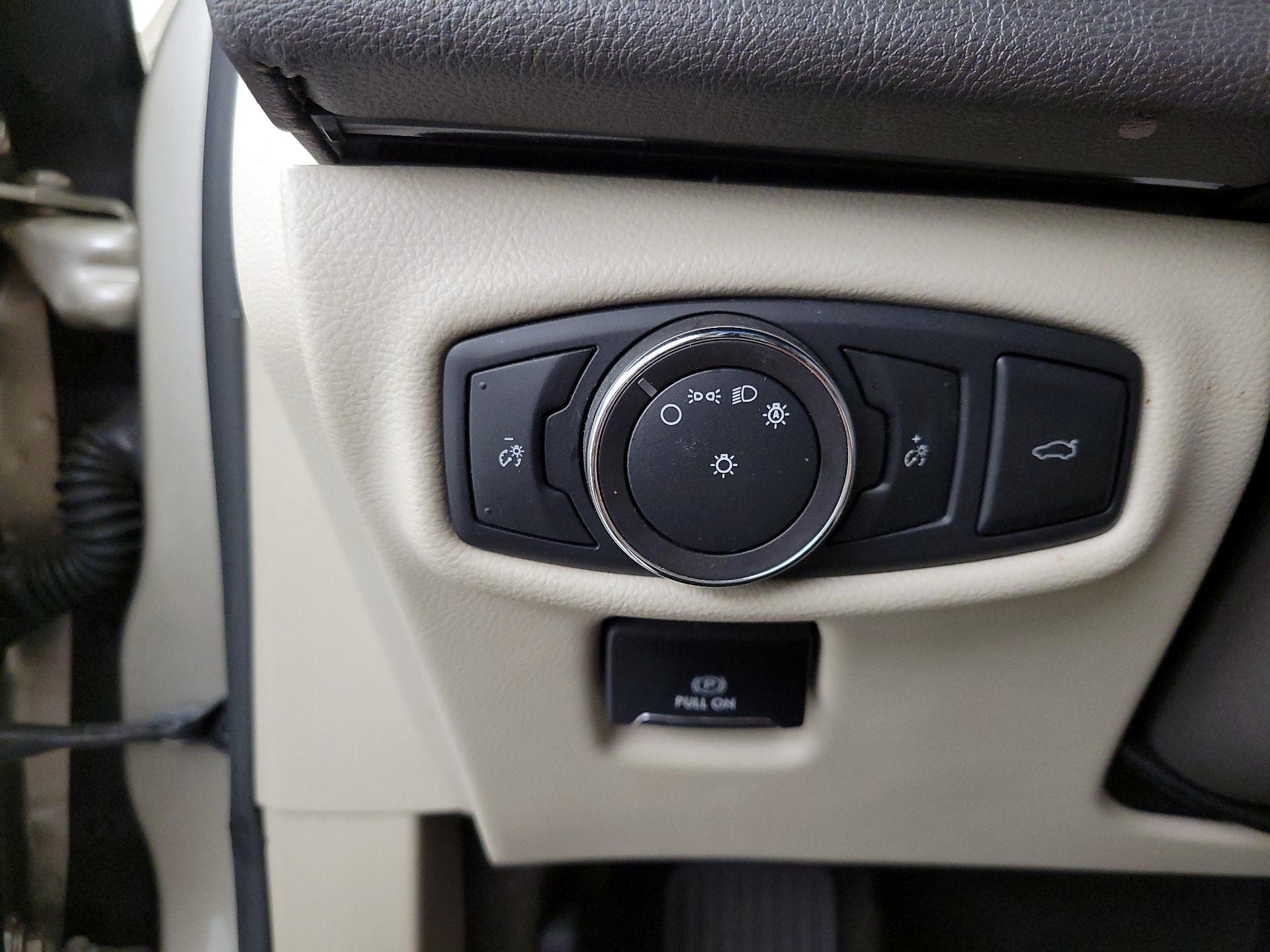 Thumbnail: 2017 Lincoln MKZ - 13