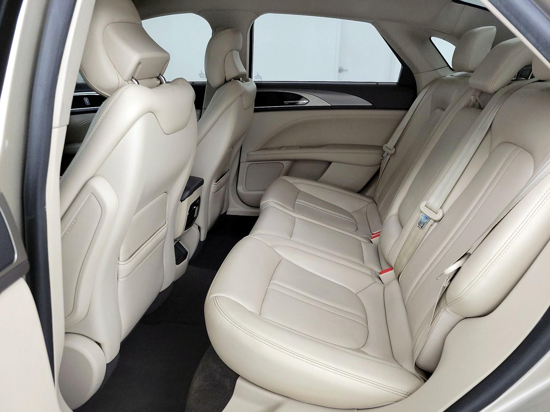 Thumbnail: 2017 Lincoln MKZ - 19