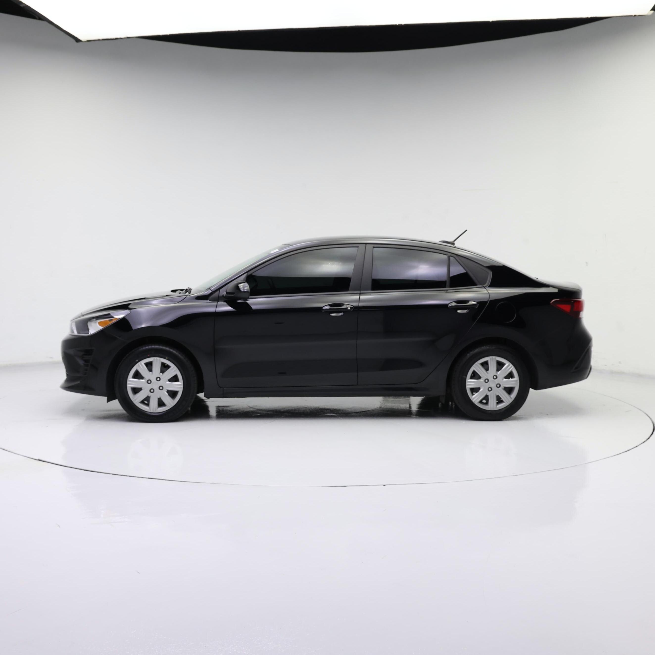 Thumbnail: 2023 Kia Rio - 3