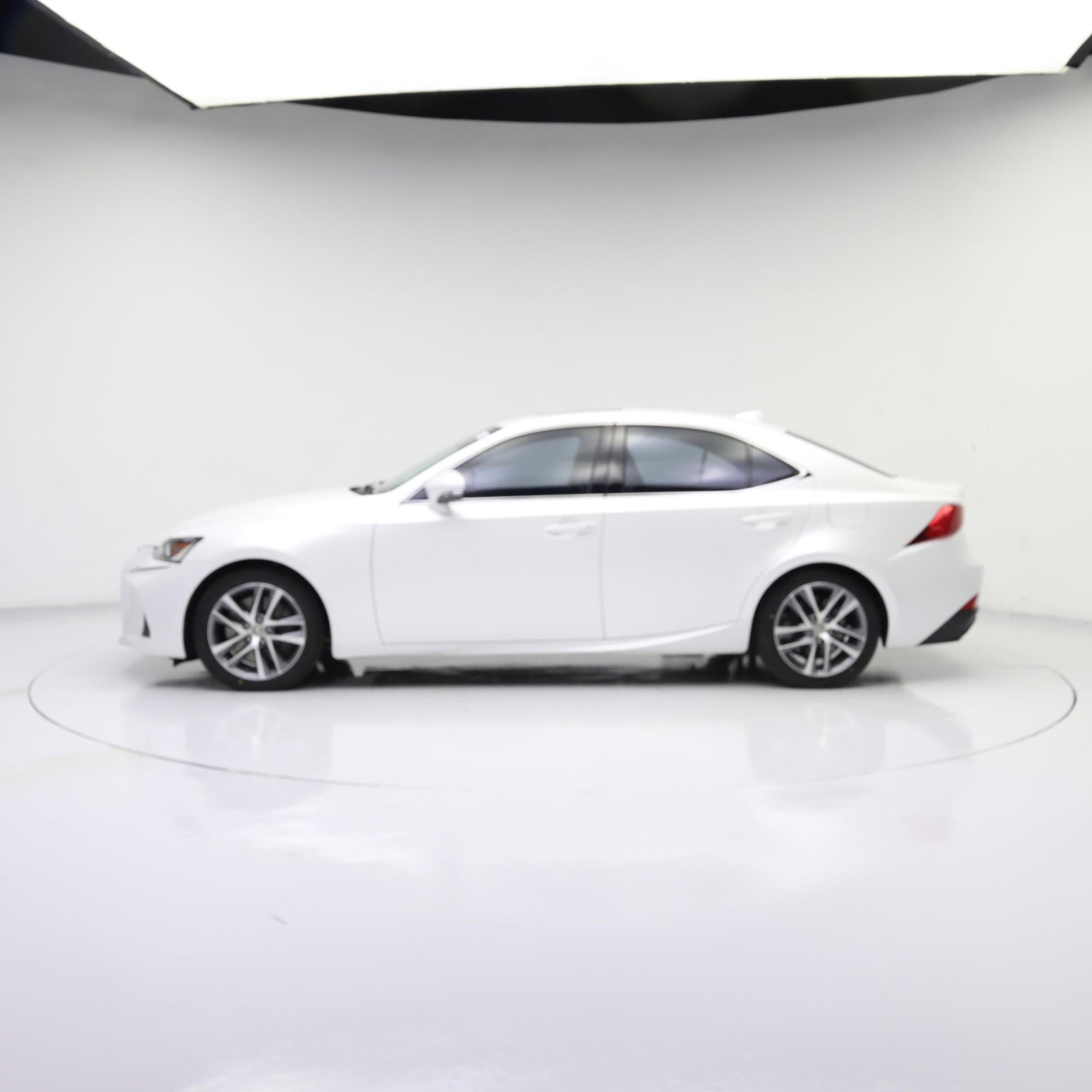 Thumbnail: 2018 Lexus IS - 3