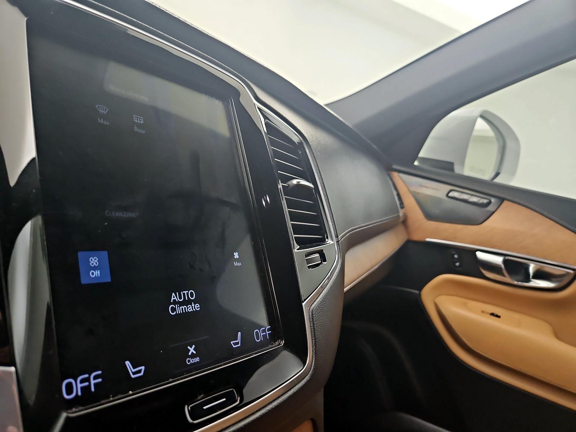 Thumbnail: 2019 Volvo XC90 - 17