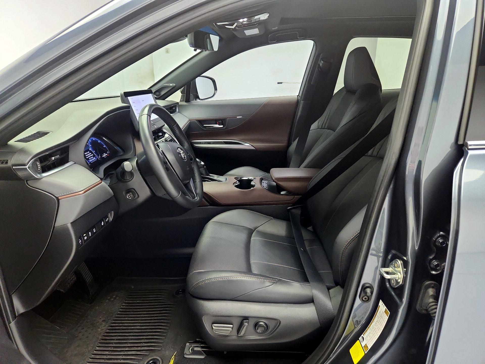Thumbnail: 2024 Toyota Venza - 11