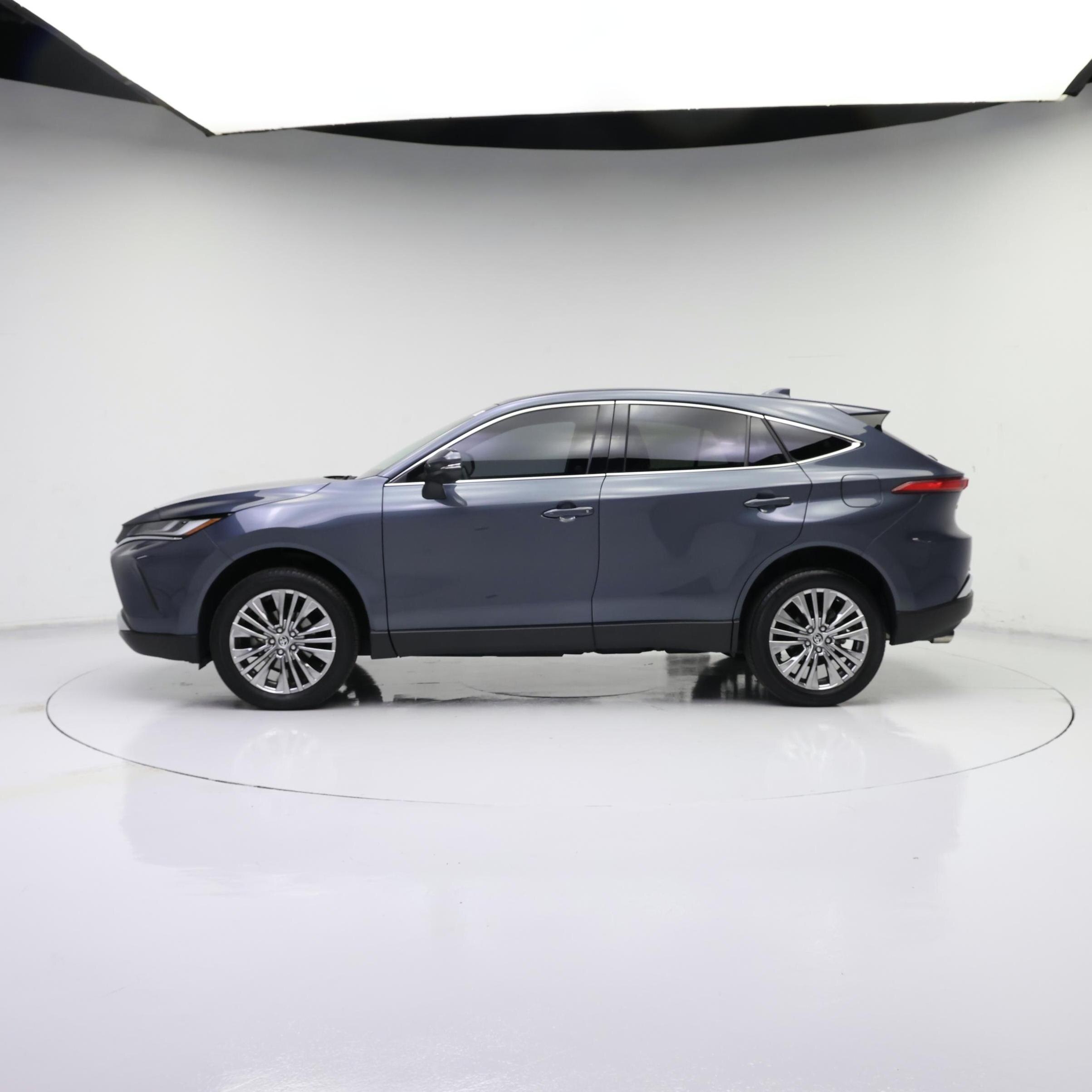 Thumbnail: 2024 Toyota Venza - 3