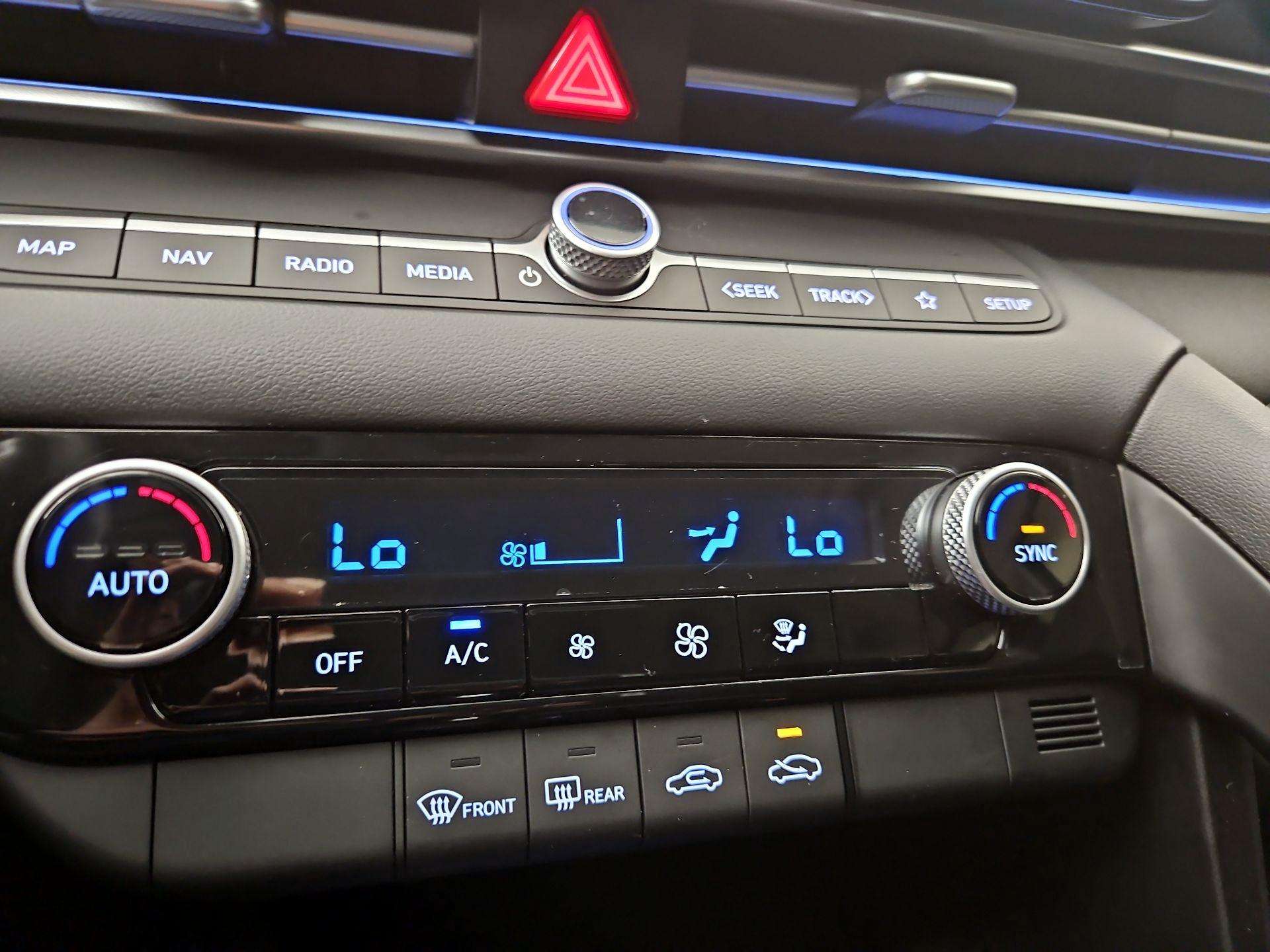 Thumbnail: 2024 Hyundai Elantra - 17