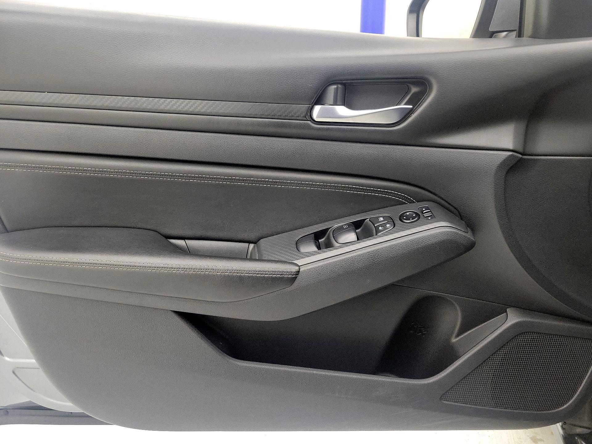 Thumbnail: 2020 Nissan Altima - 12