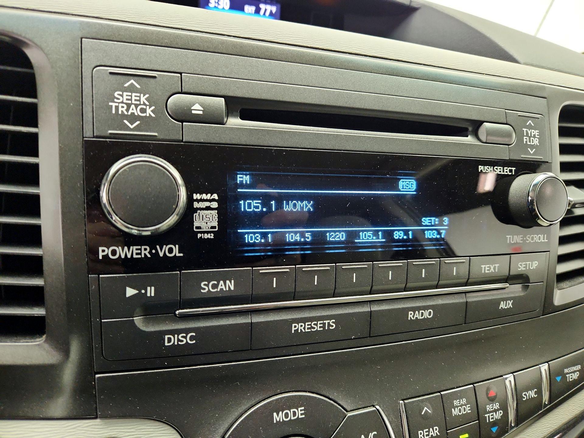 Thumbnail: 2014 Toyota Sienna - 15