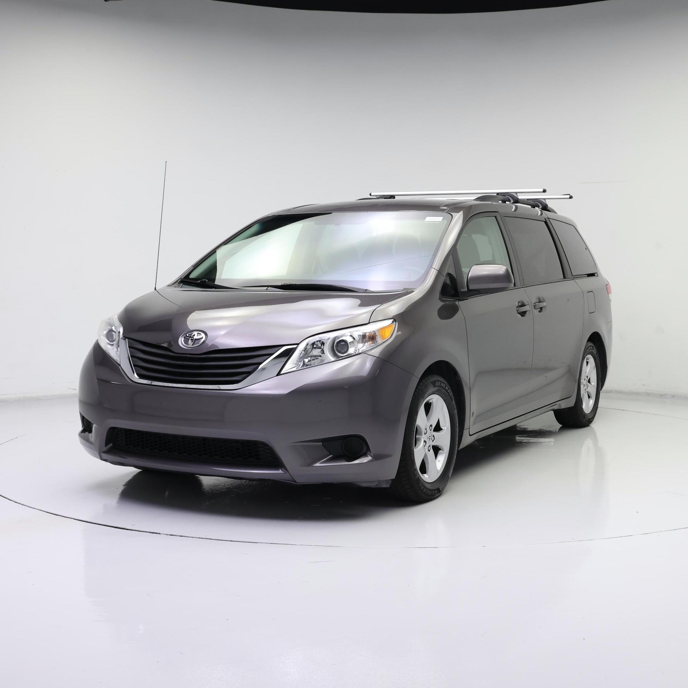 Thumbnail: 2014 Toyota Sienna - 4