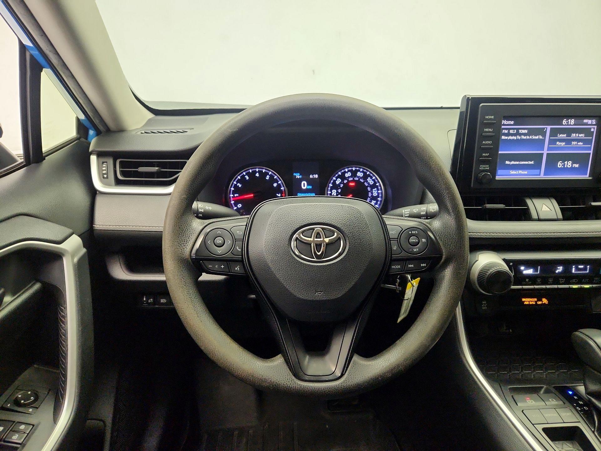 Thumbnail: 2019 Toyota RAV4 - 10