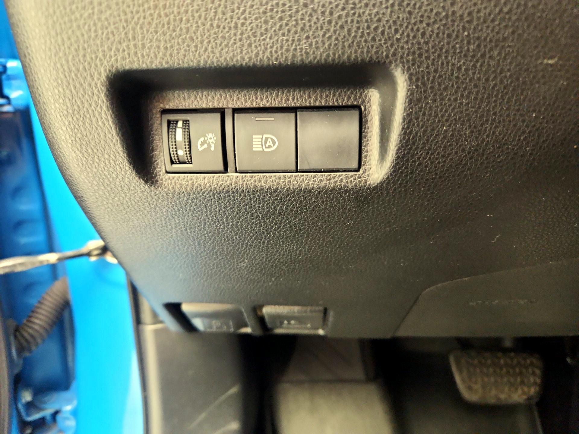 Thumbnail: 2019 Toyota RAV4 - 13