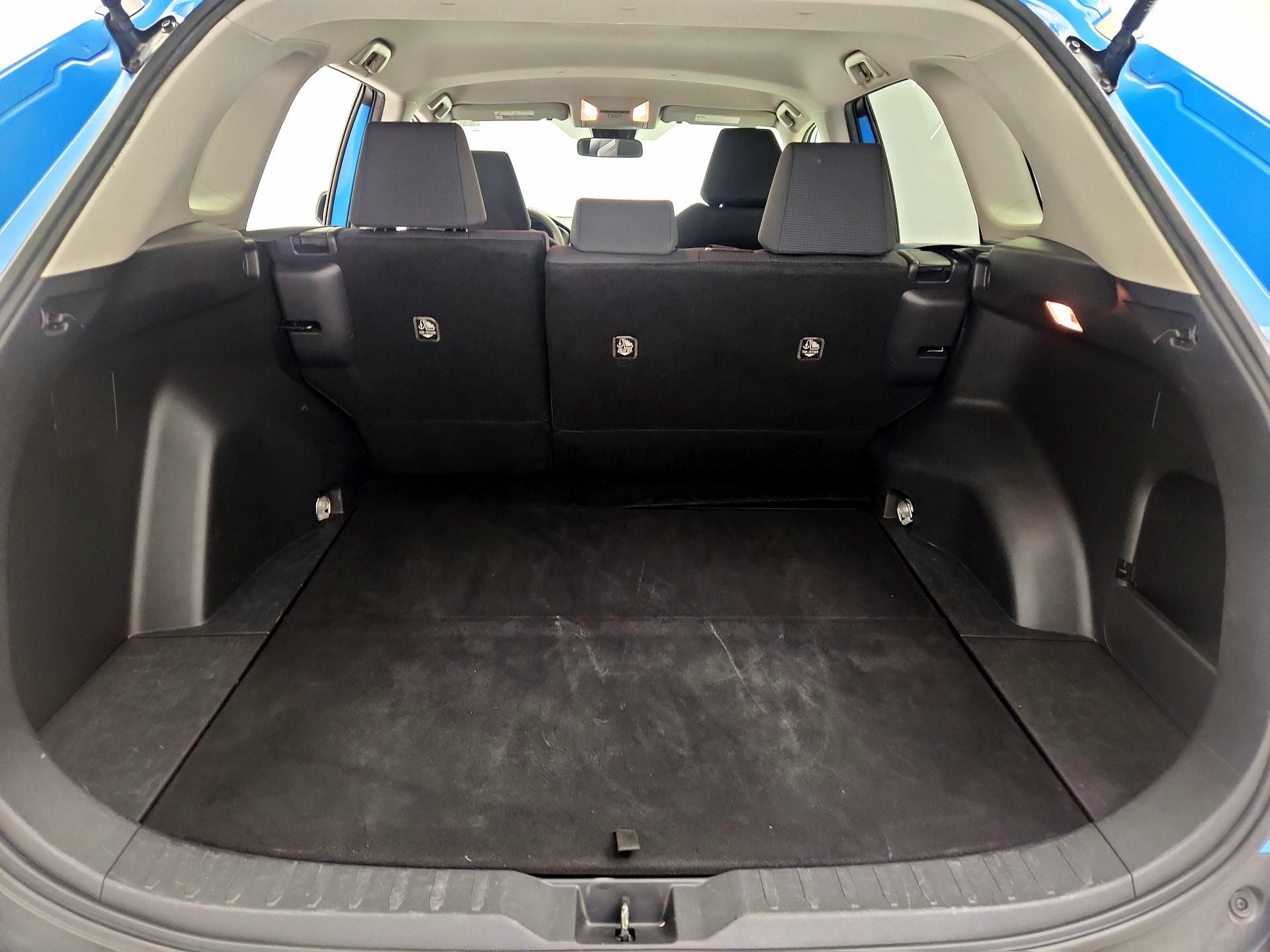 Thumbnail: 2019 Toyota RAV4 - 19