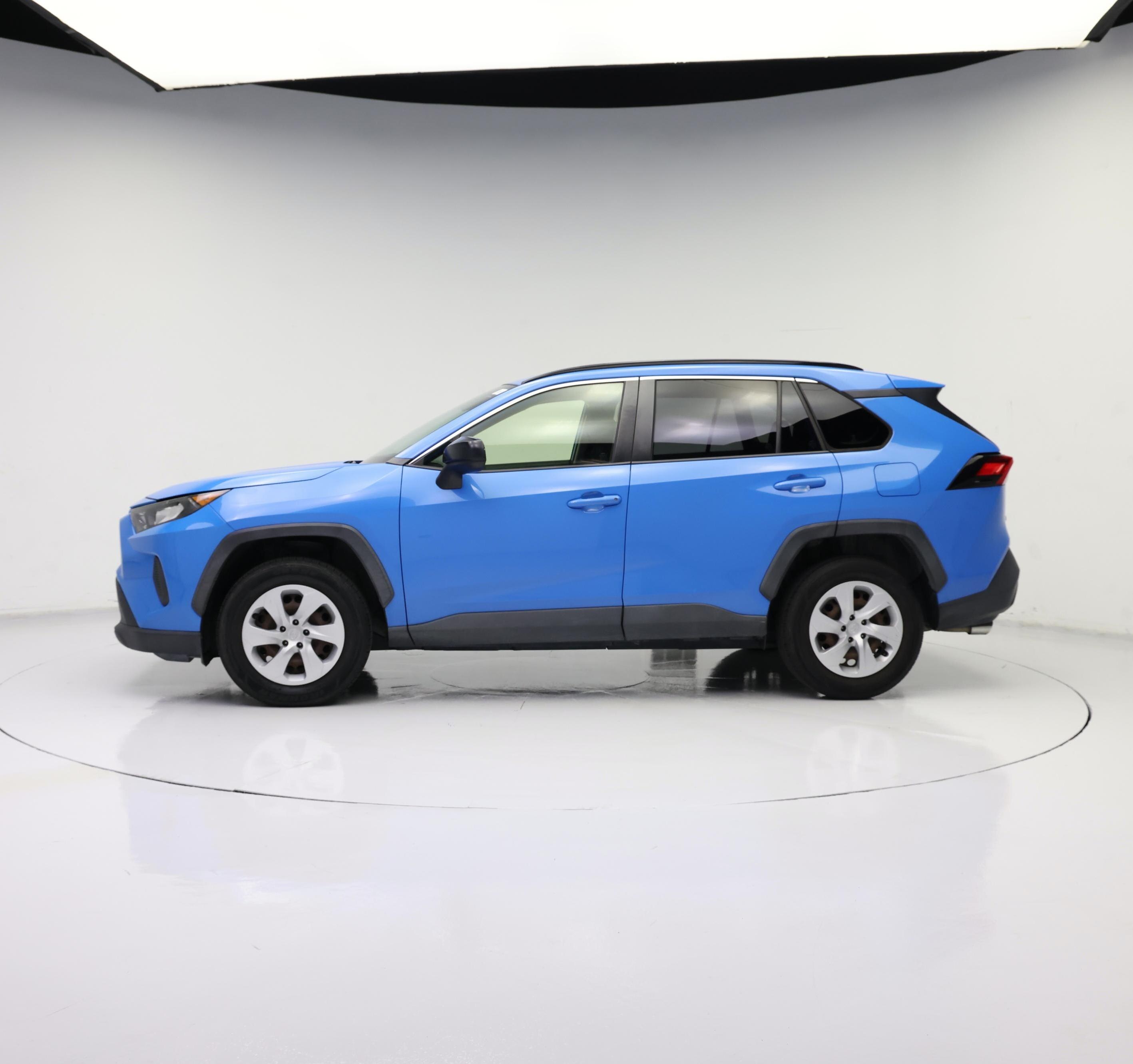 Thumbnail: 2019 Toyota RAV4 - 3