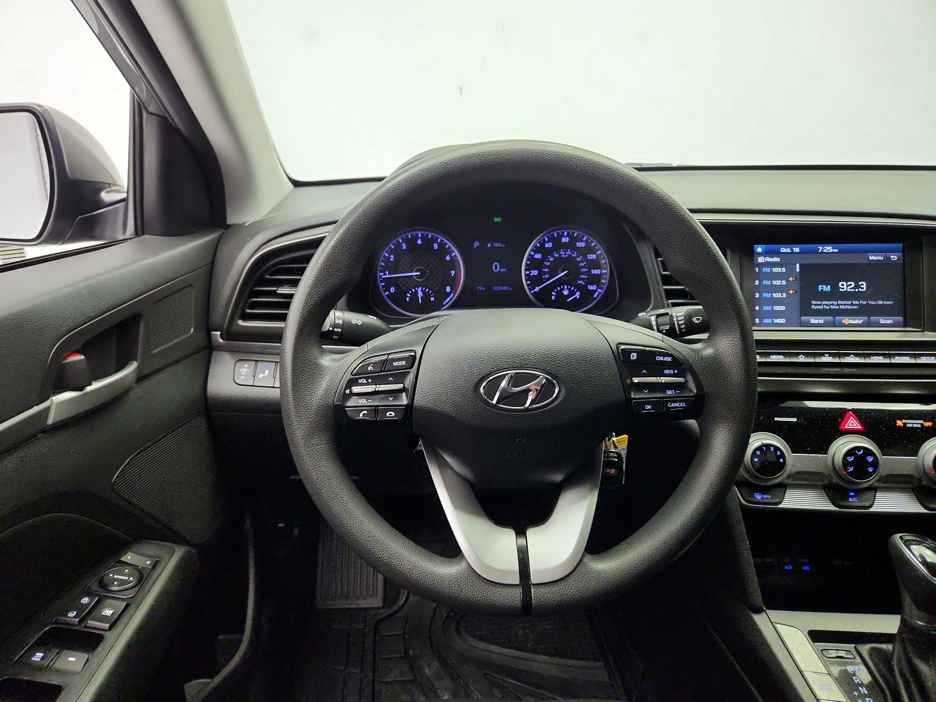 Thumbnail: 2019 Hyundai Elantra - 10